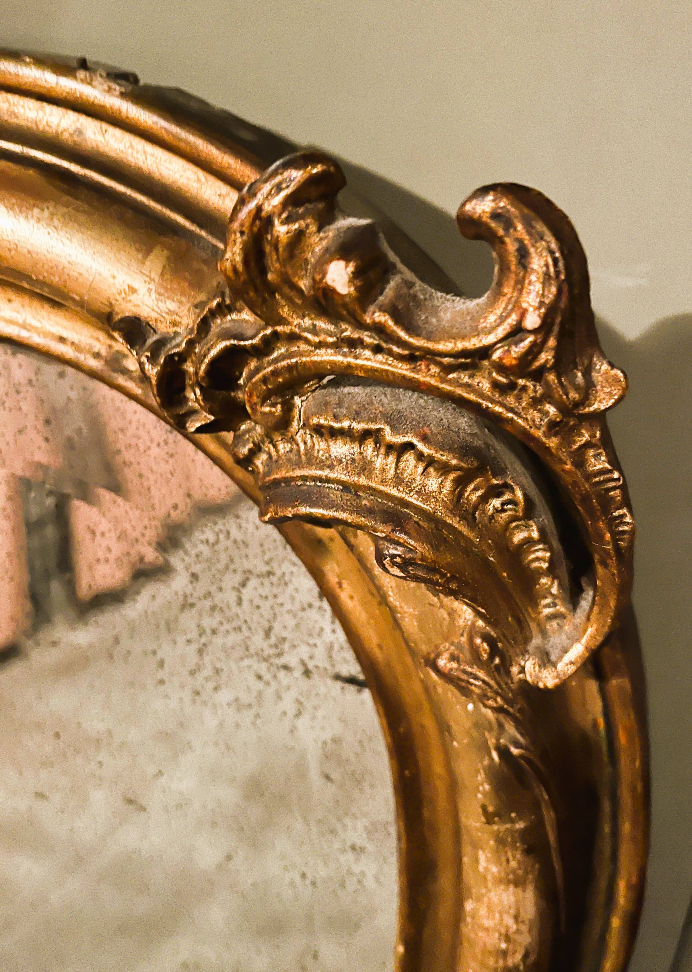 Ancient gilded stucco ice