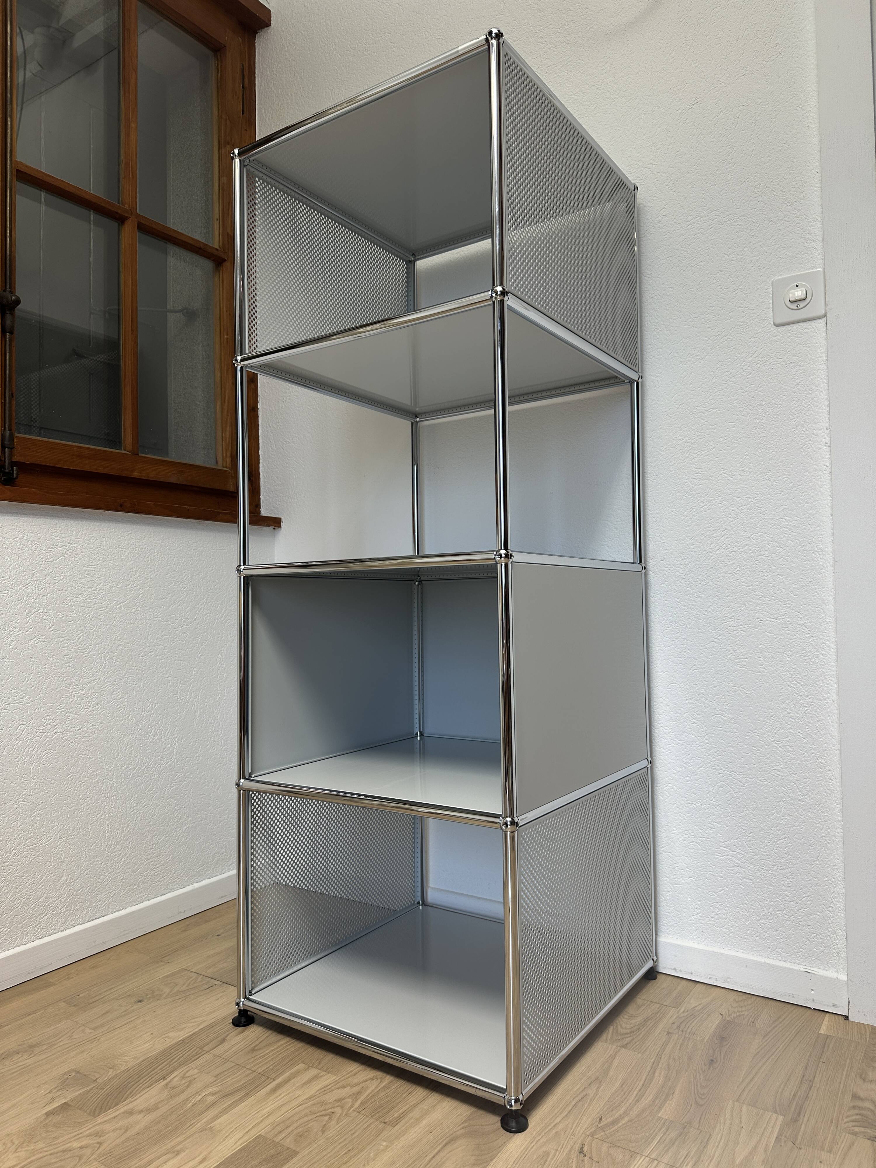 USM Haller shelf in light grey