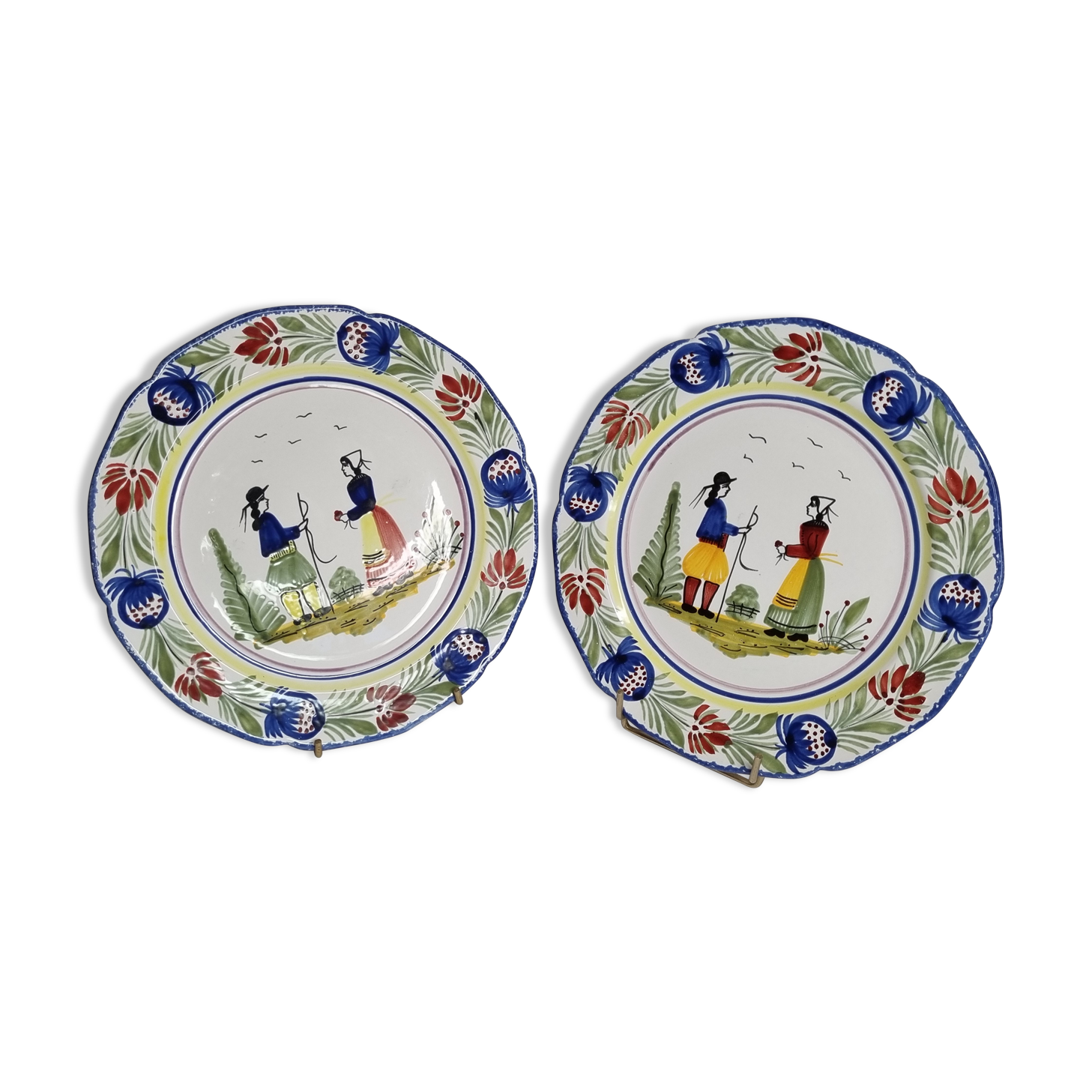Pair of flat plates HB Quimper, with traditional decoration, 24 cm