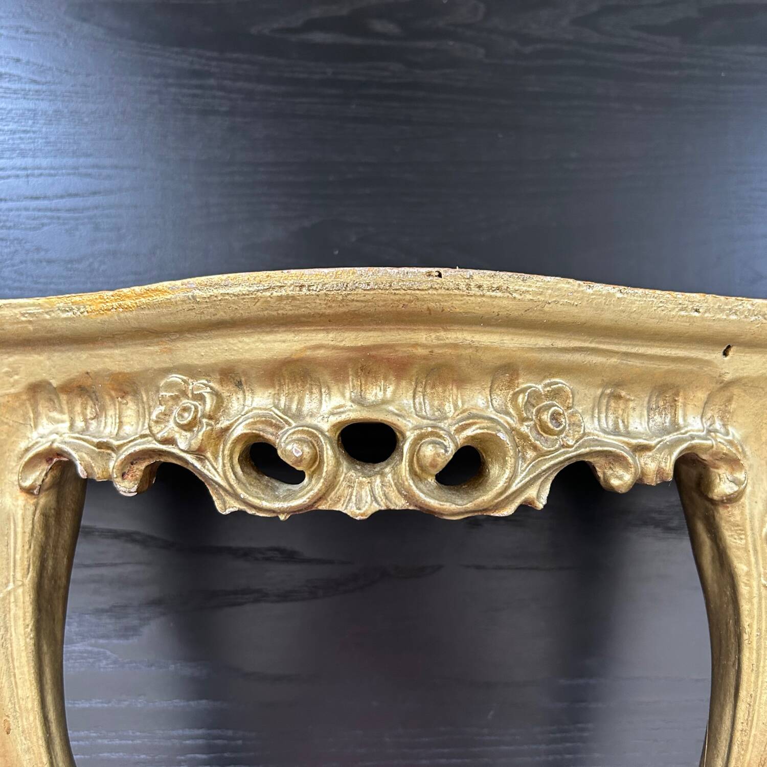 Console style rocaille dorée