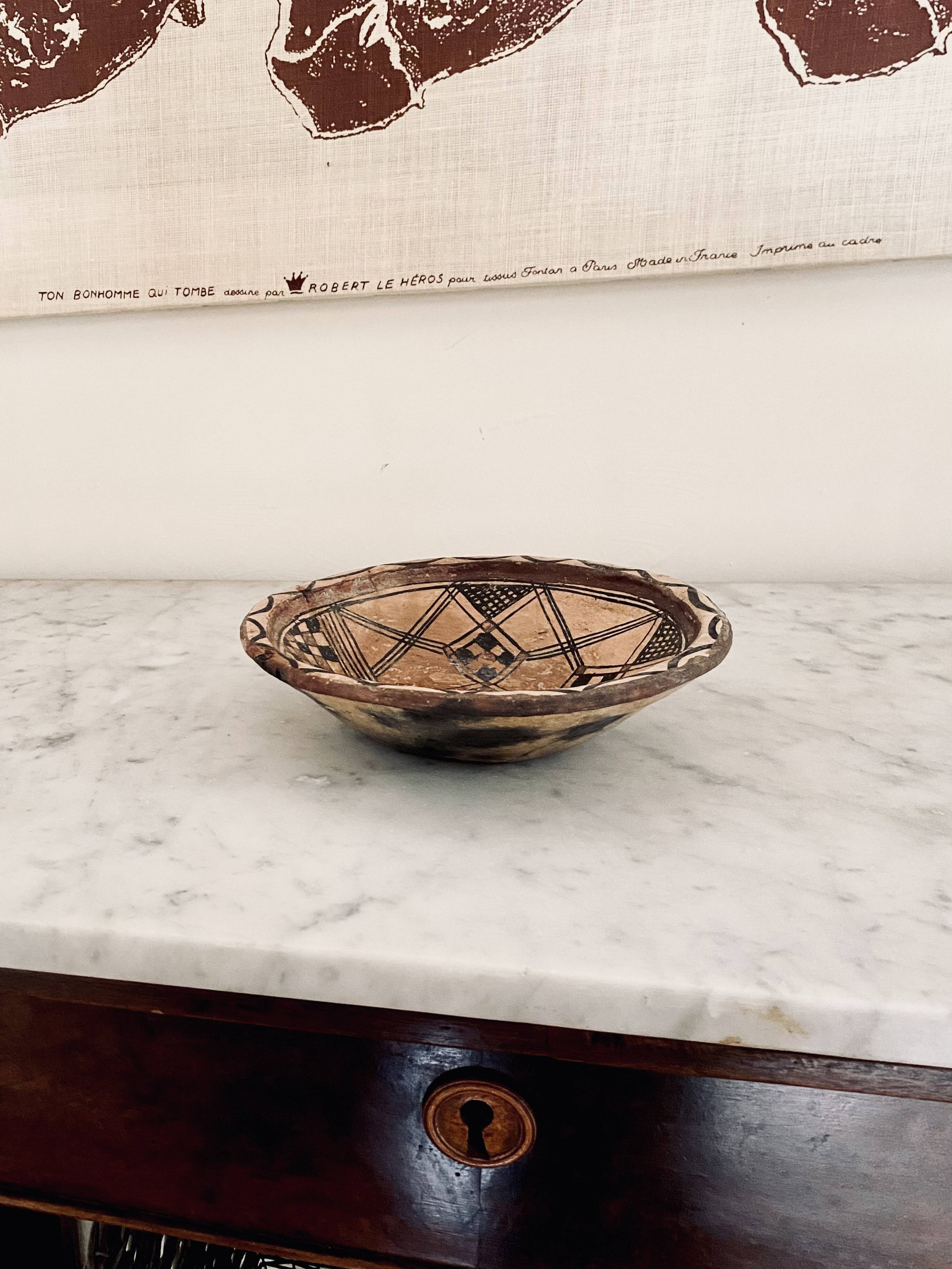 Kabyle dish in painted terracotta