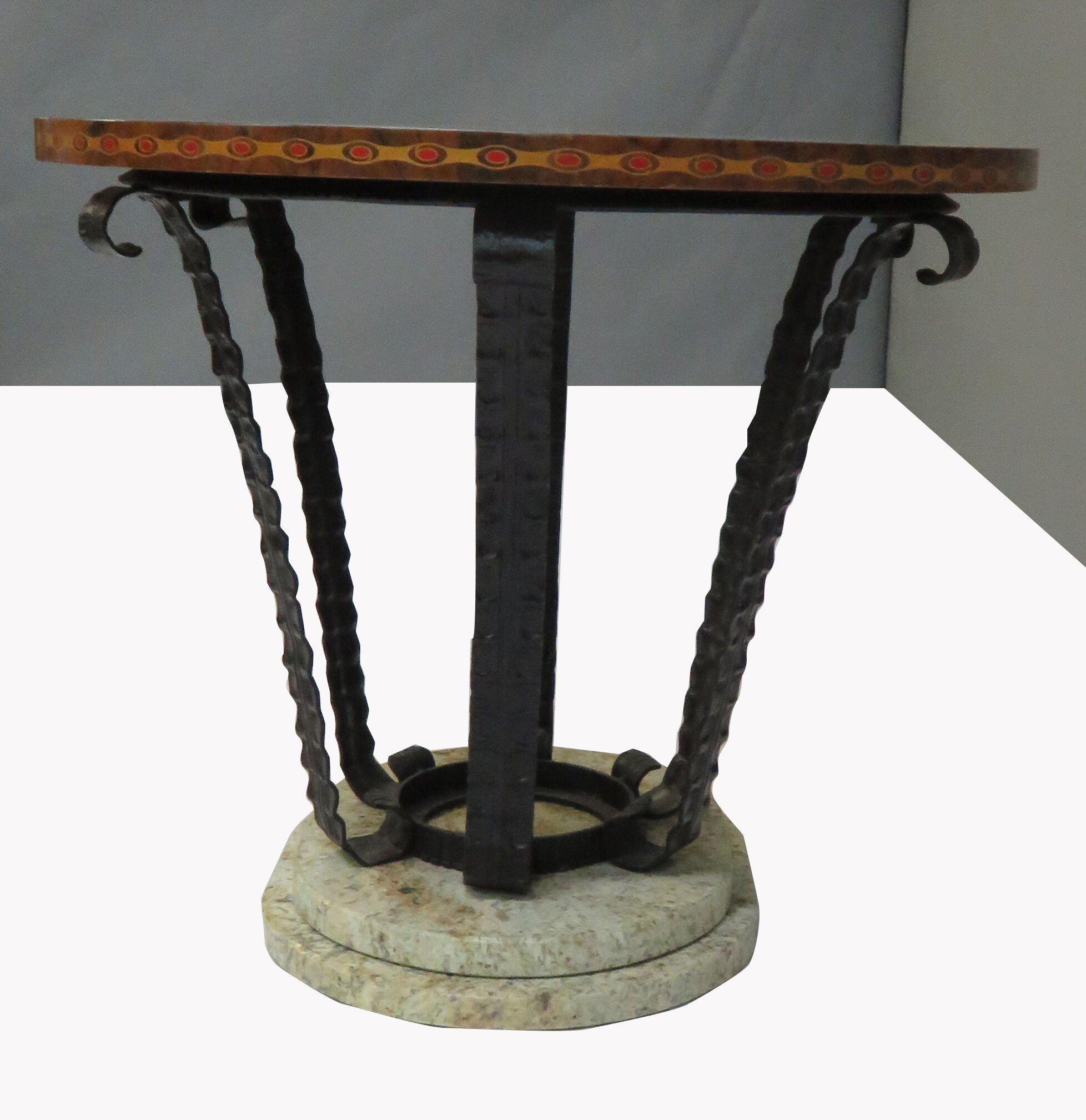 Round wrought iron healing