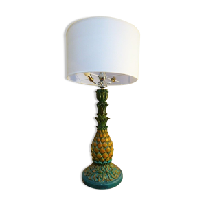 Lampe ananas en bois polychrome,