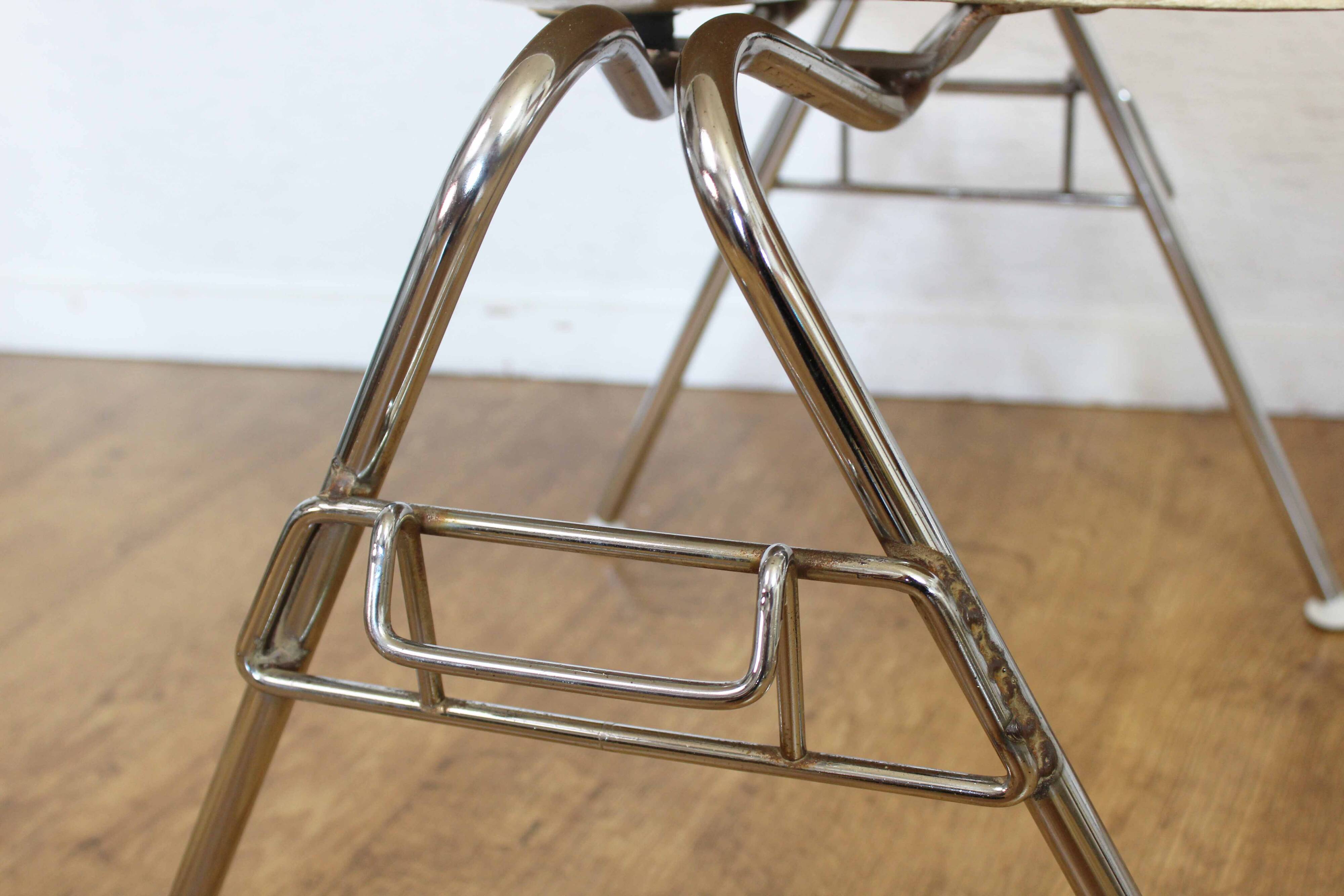 Pair of Eames / Herman Miller DSS model fiberglass chairs