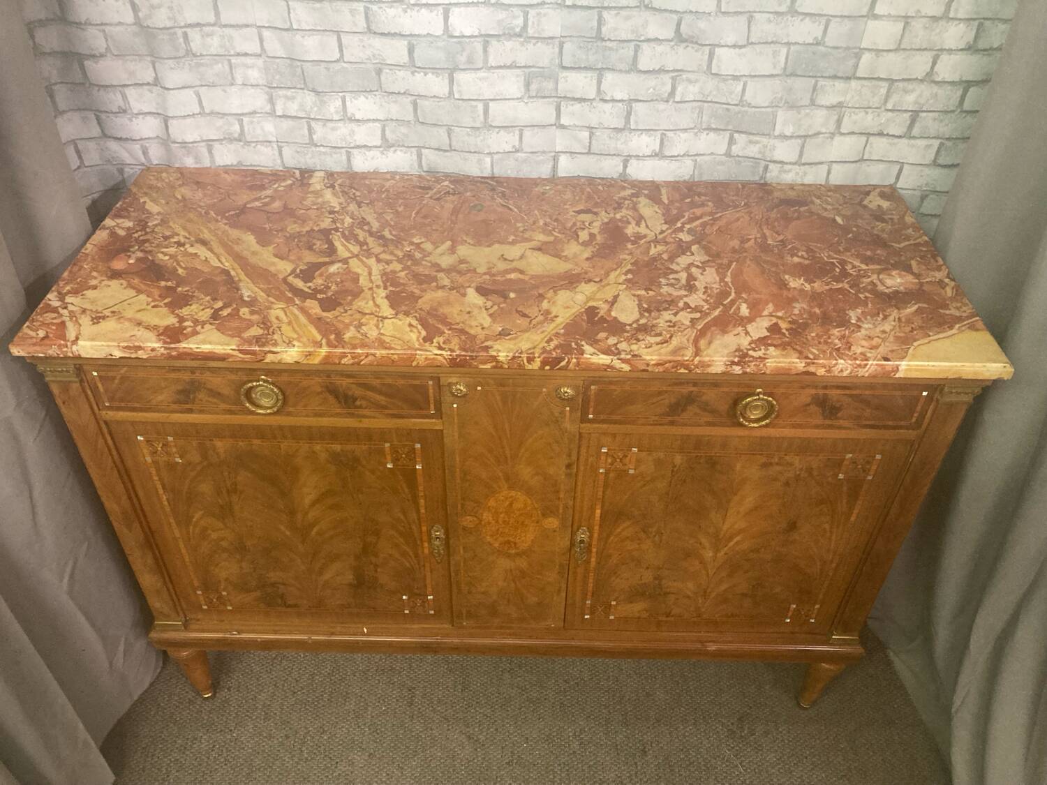 Buffet marqueté