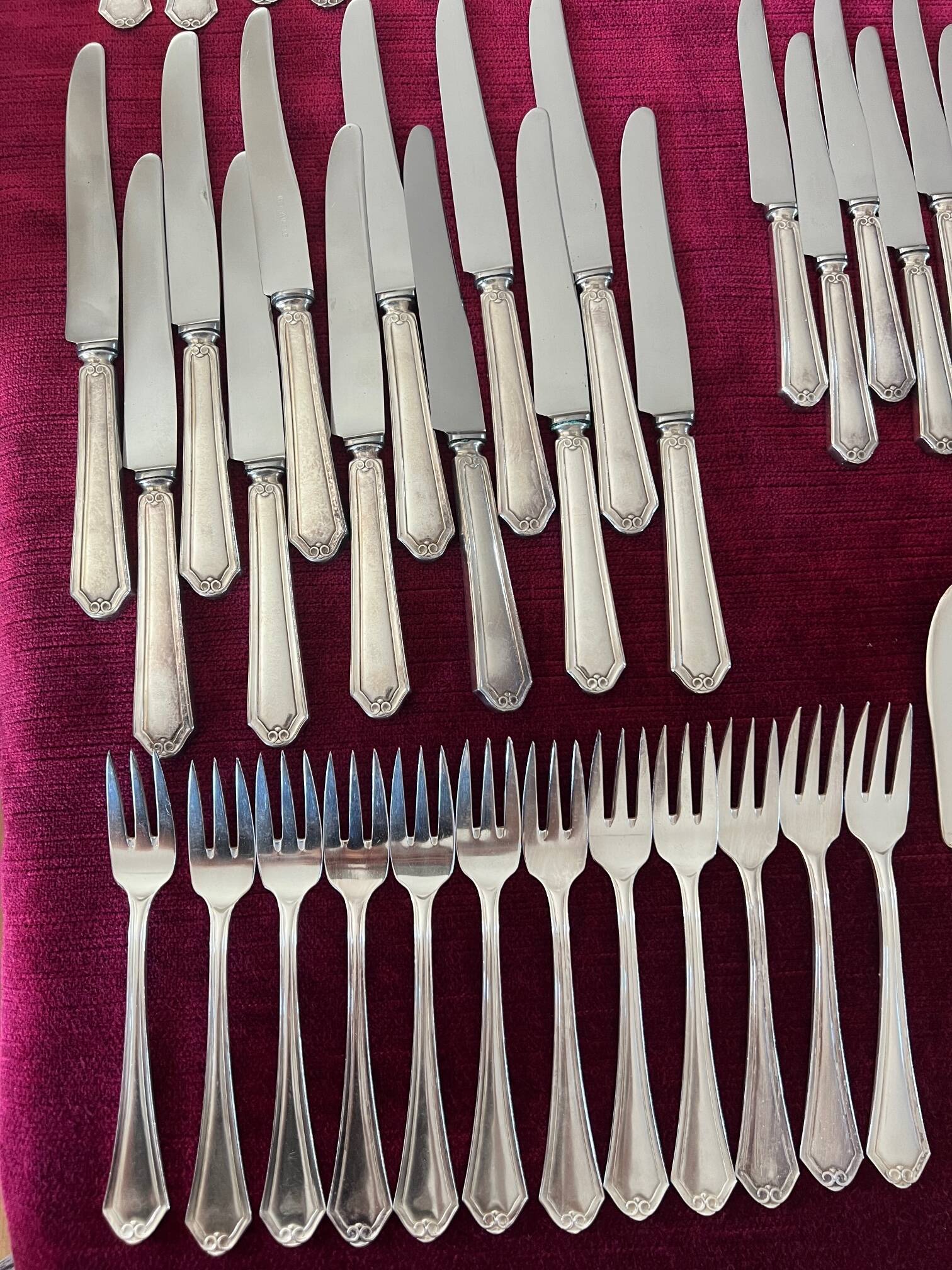 Wiskerman cutlery for 12 people - 127 pieces.