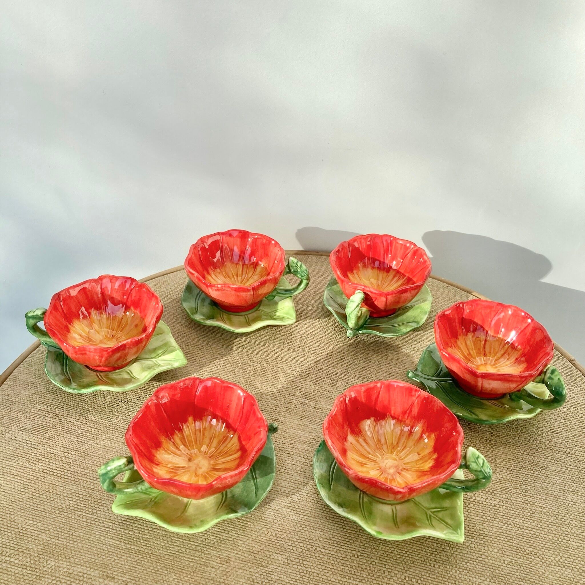 Coffee cups flowers slurry