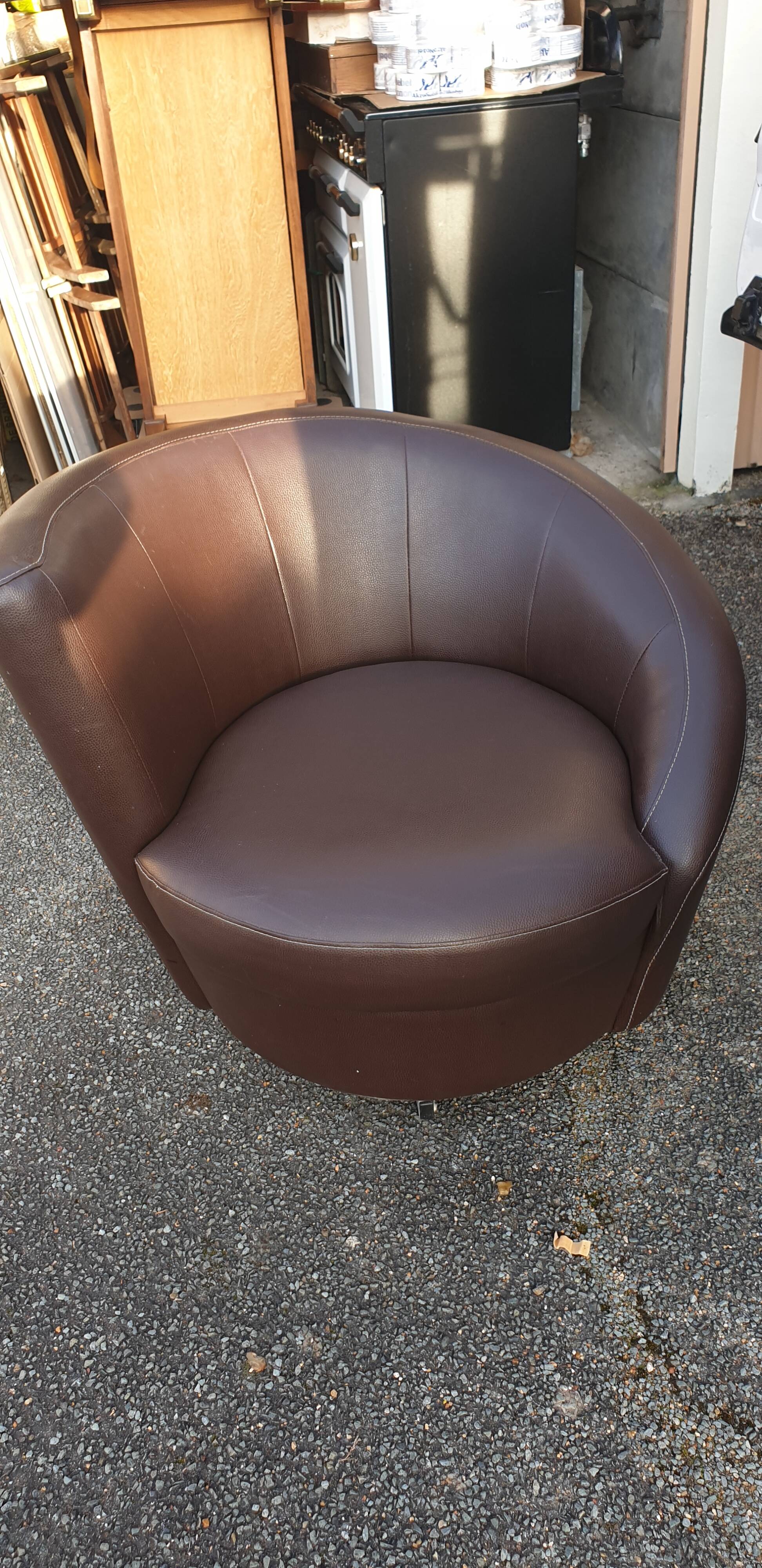 Rotating living room design armchair