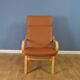 Paire de fauteuils de milieu de siècle en cuir et base en hêtre, design danois