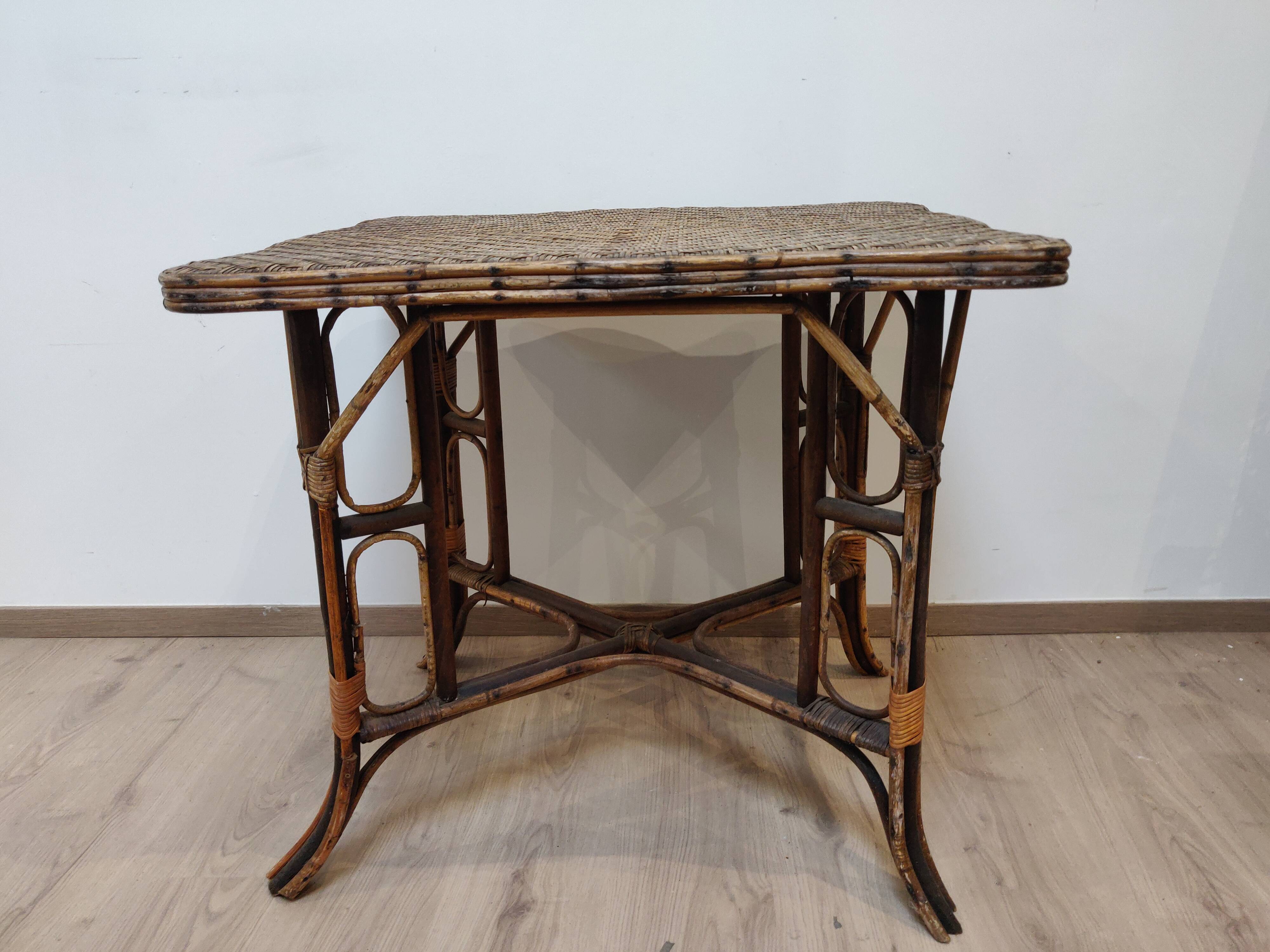 Table en rotin et bambou vintage