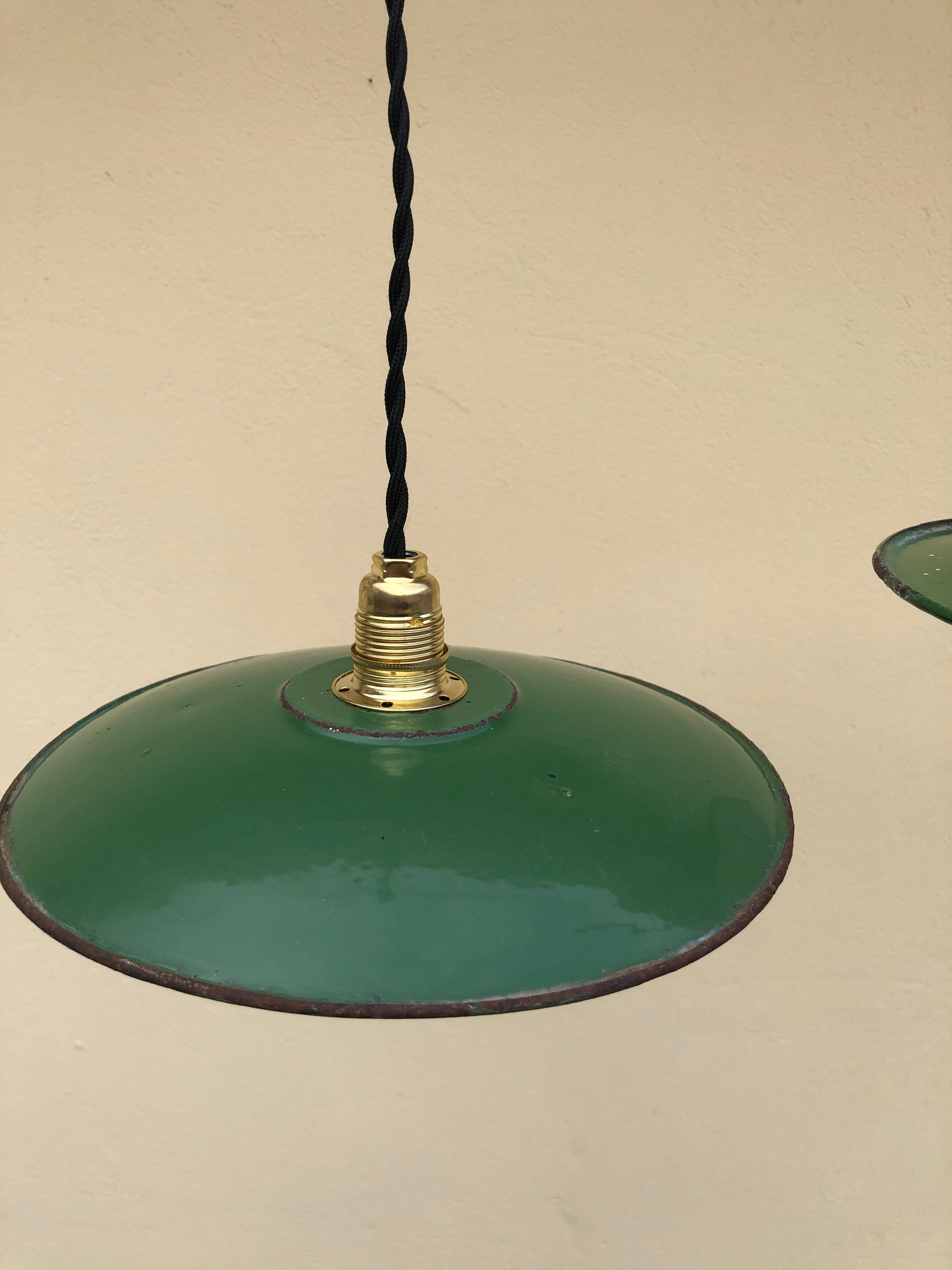 Trio in white green enamelled sheet hanging lamps