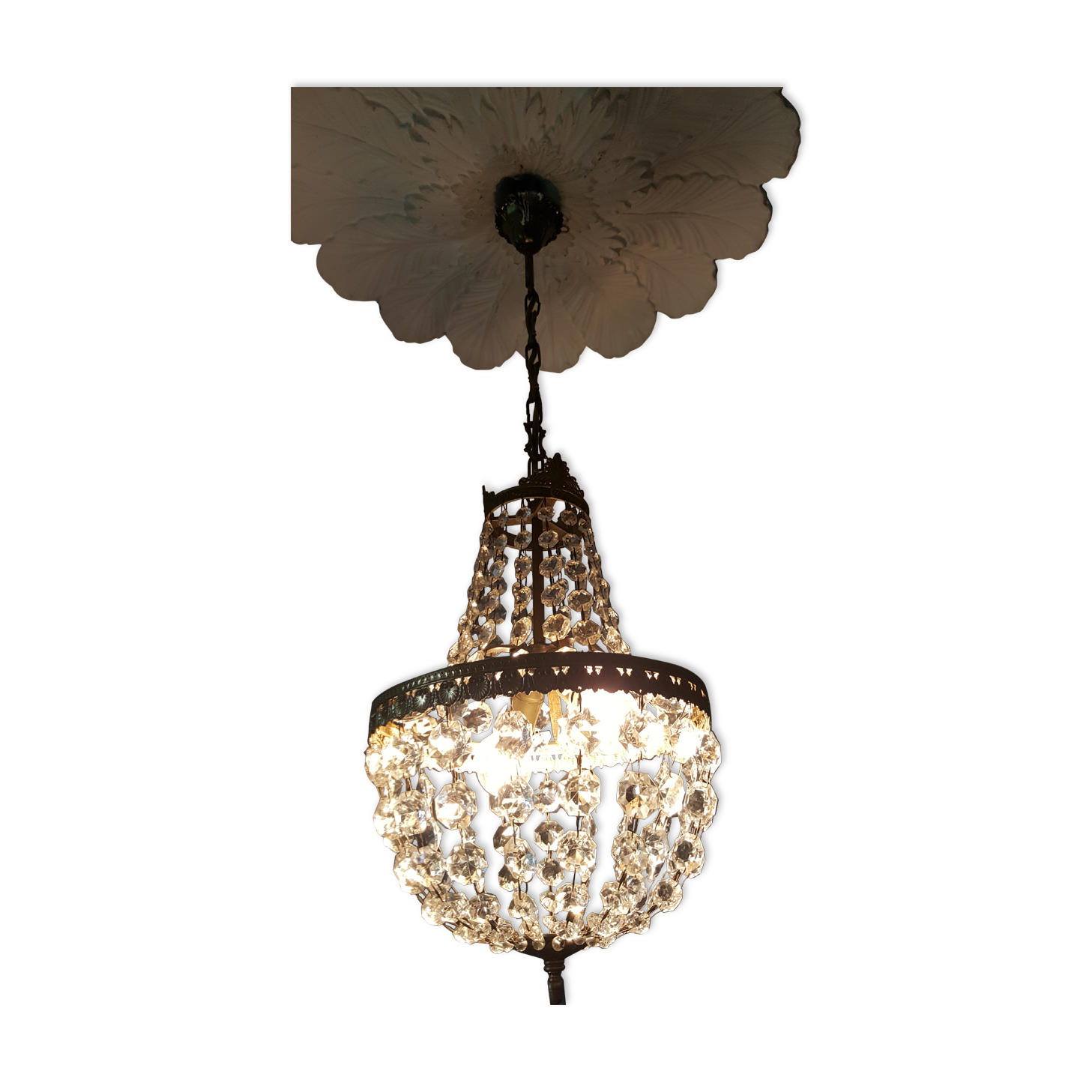 Hot air balloon chandelier with tassels