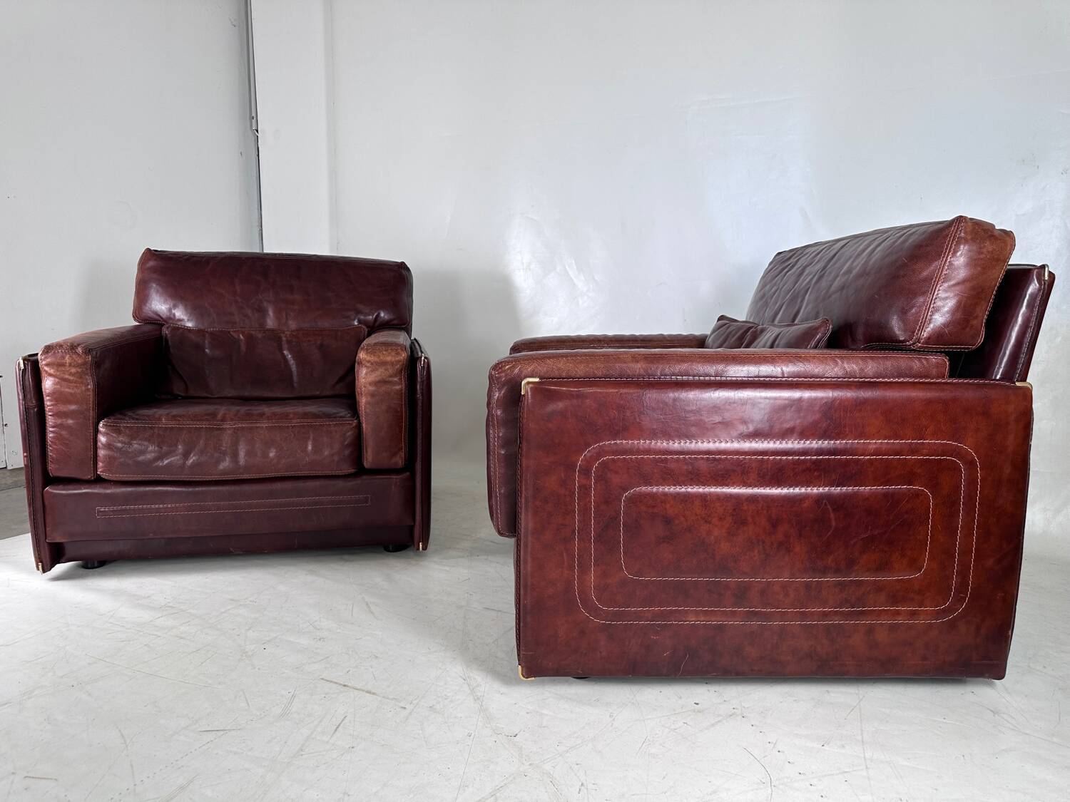 Pair of leather armchairs Roche Bobois