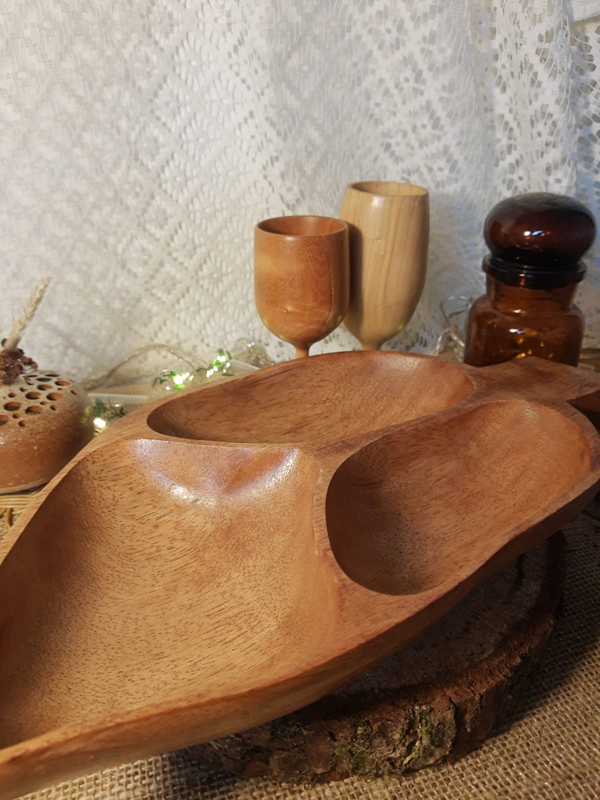 Wooden aperitif tray, leaf-shaped / empty vintage pocket
