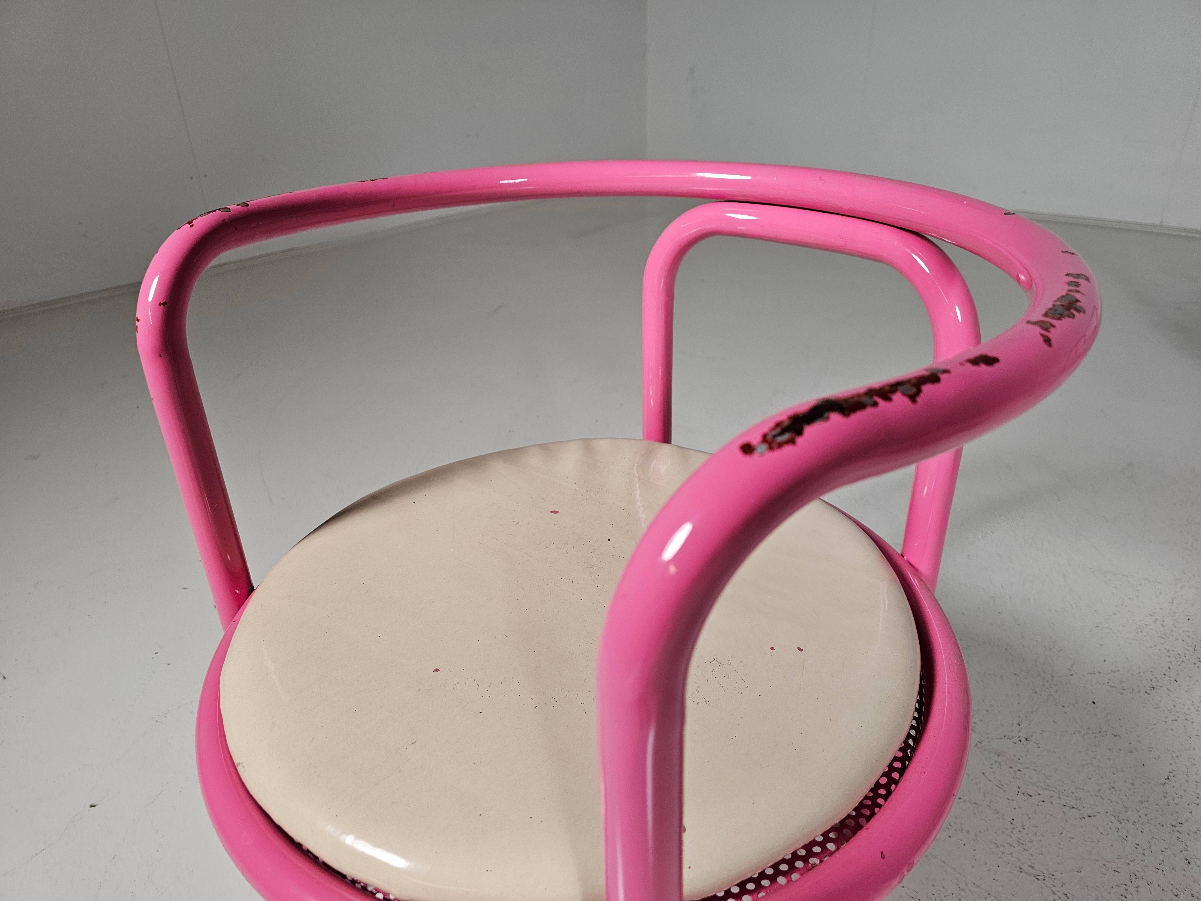 Set of 4 pink Locus Solus chairs by Gae Aulenti for Poltronova, 1960s.