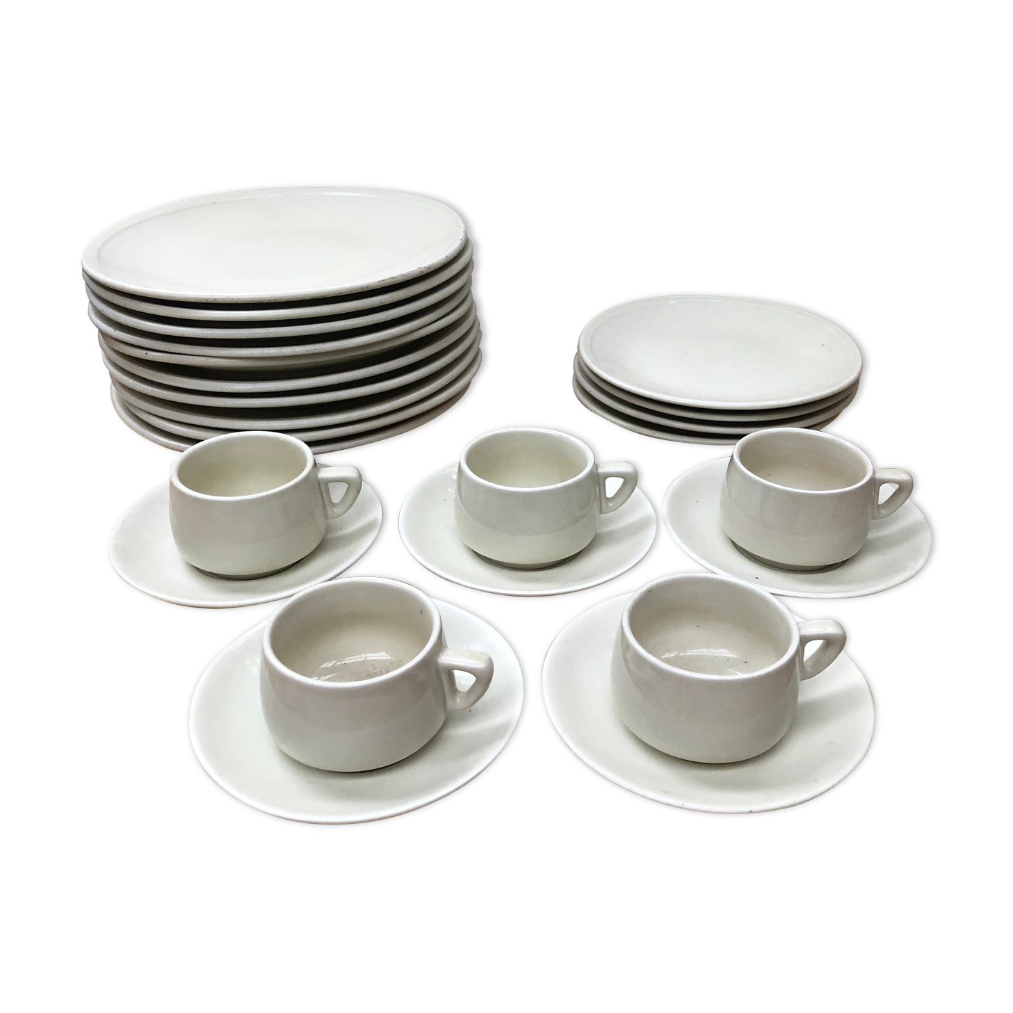 Old service pullivuyt 14 plates and 5 cups vintage white ceramic