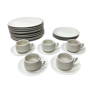 Ancien service pullivuyt 14 assiettes