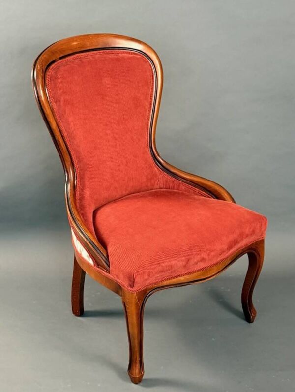 Chauffeuse ancienne, style victorien, entièrement restaurée – Pièce unique