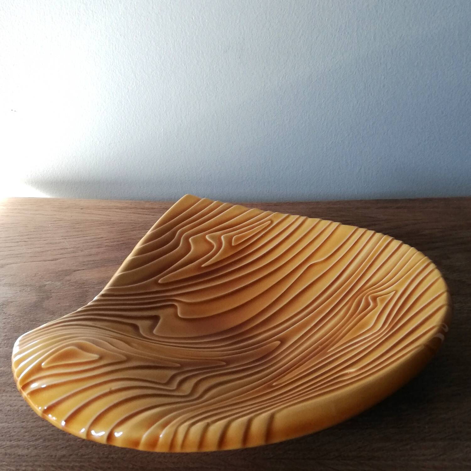 Ceramic pocket emptier