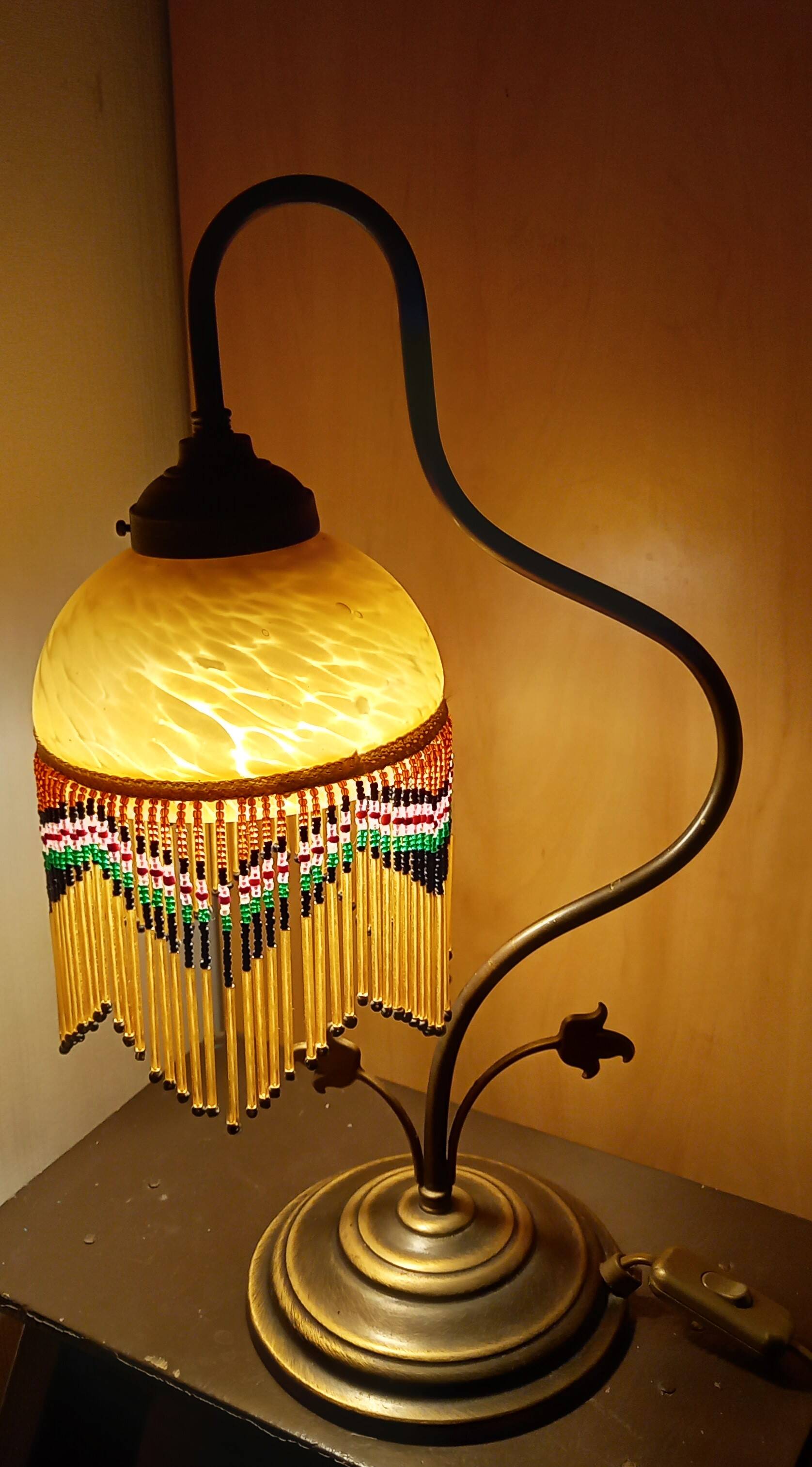 Art-deco brass lamp with pearls