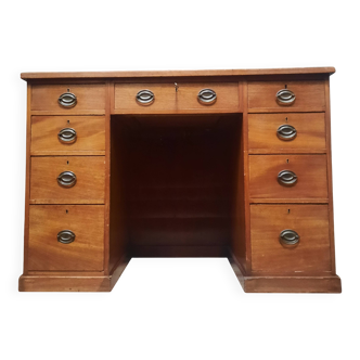 Nineteenth-century chest of drawers in mahogany.