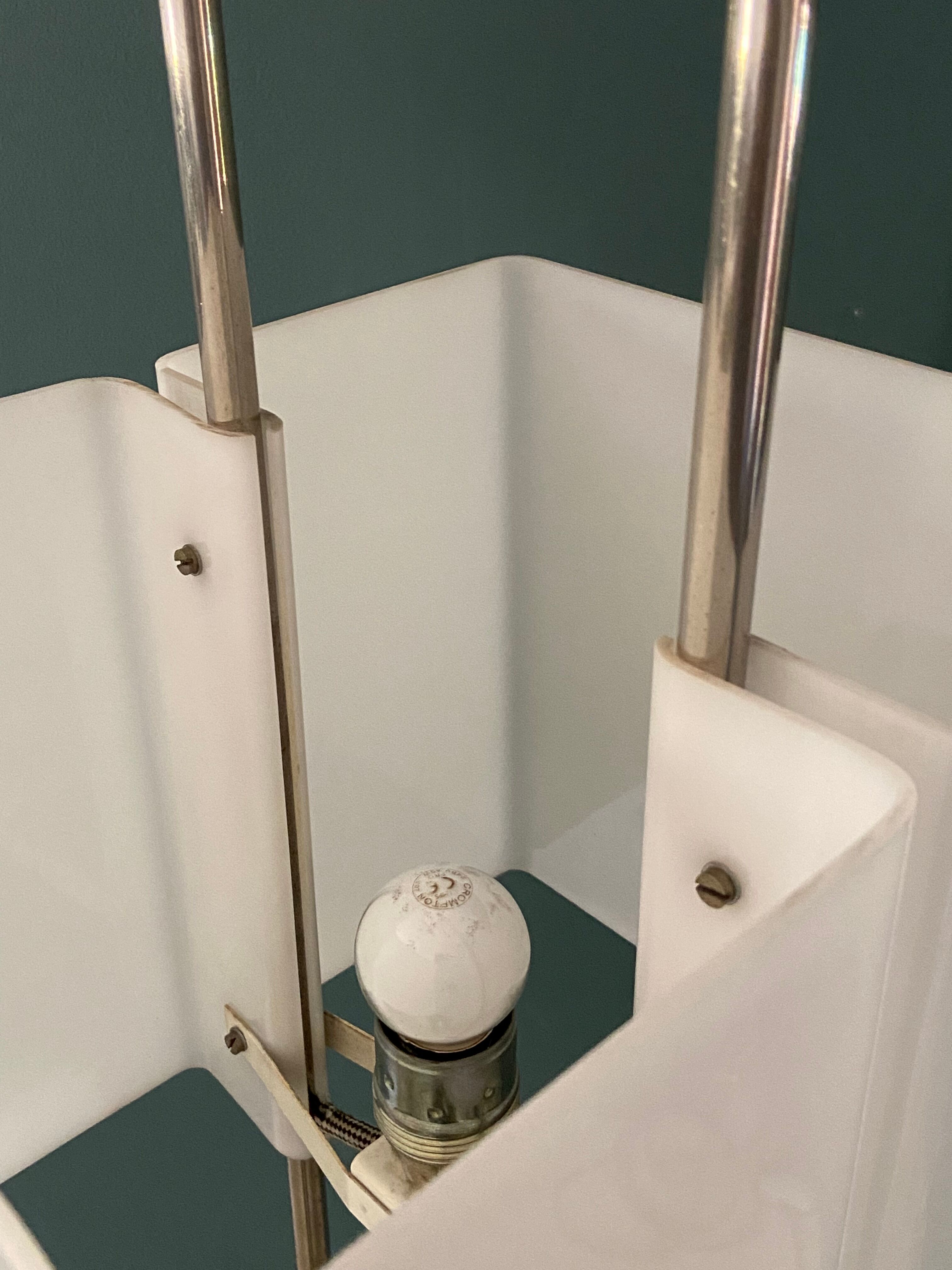 Lampadaire italien chrome et altuglas 1960