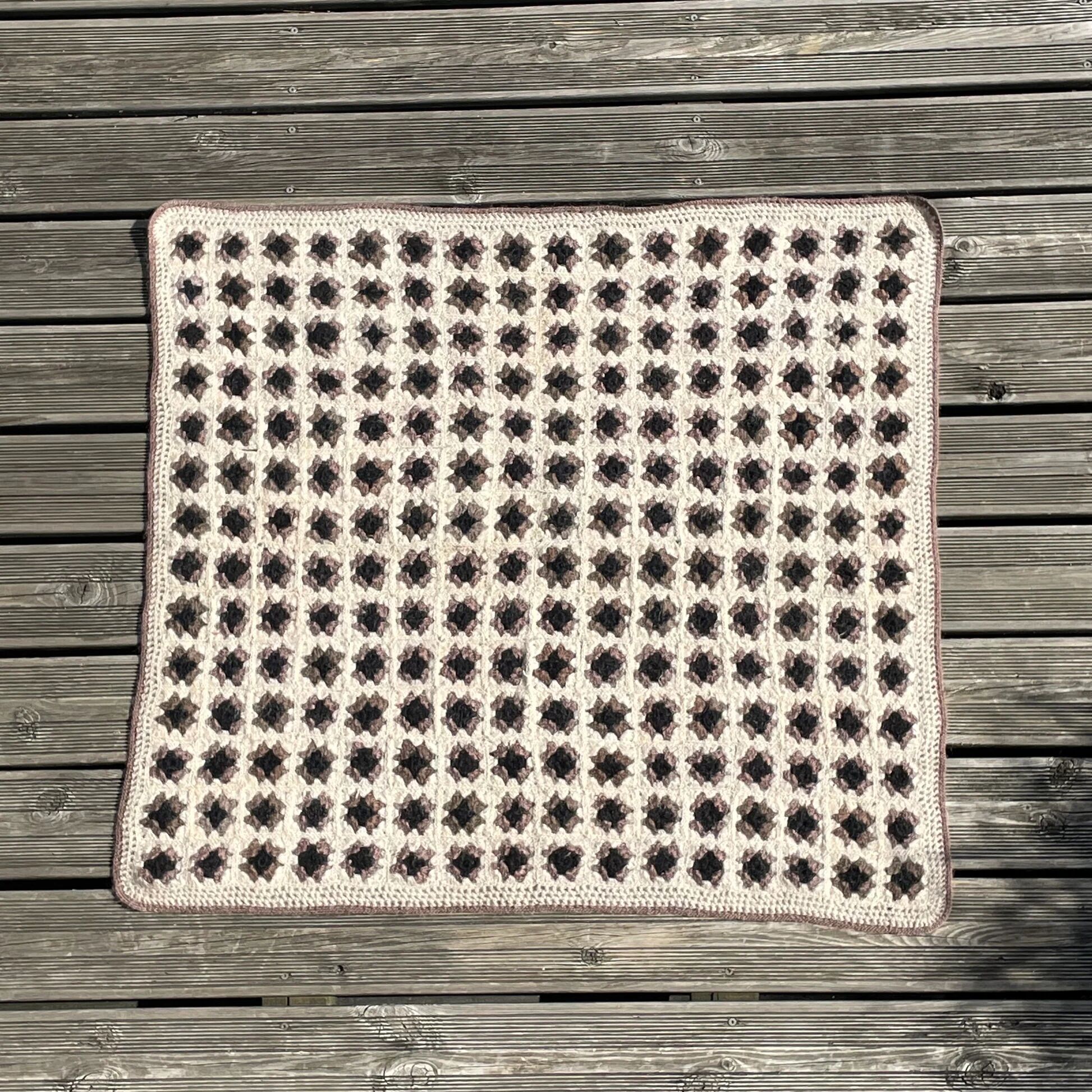 Crochet blanket in wool 1m x 1m