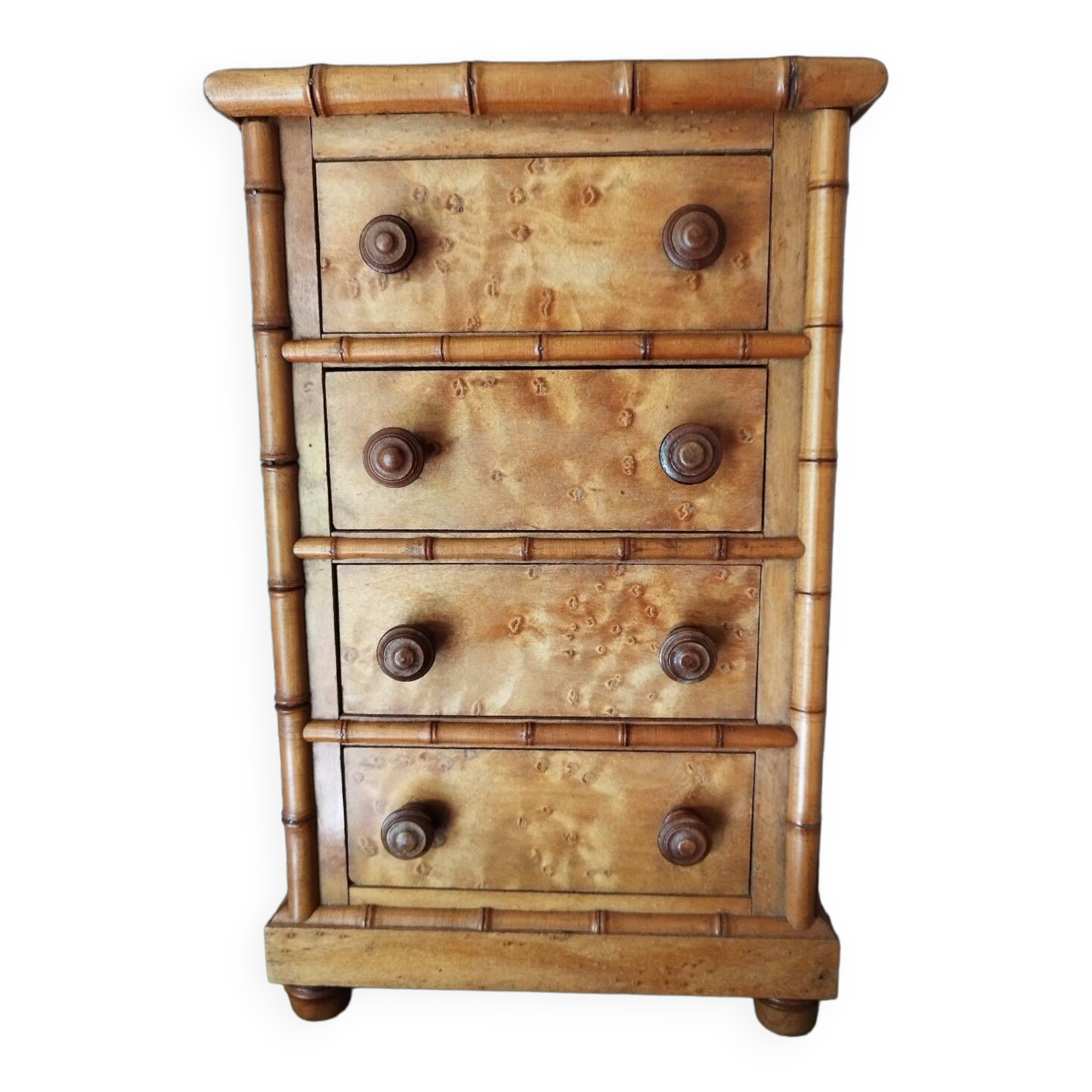 Mobilier de poupée en bois
