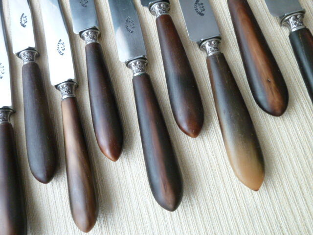 Box of 12 old cheese knives Stainless steel and bovine horn 202