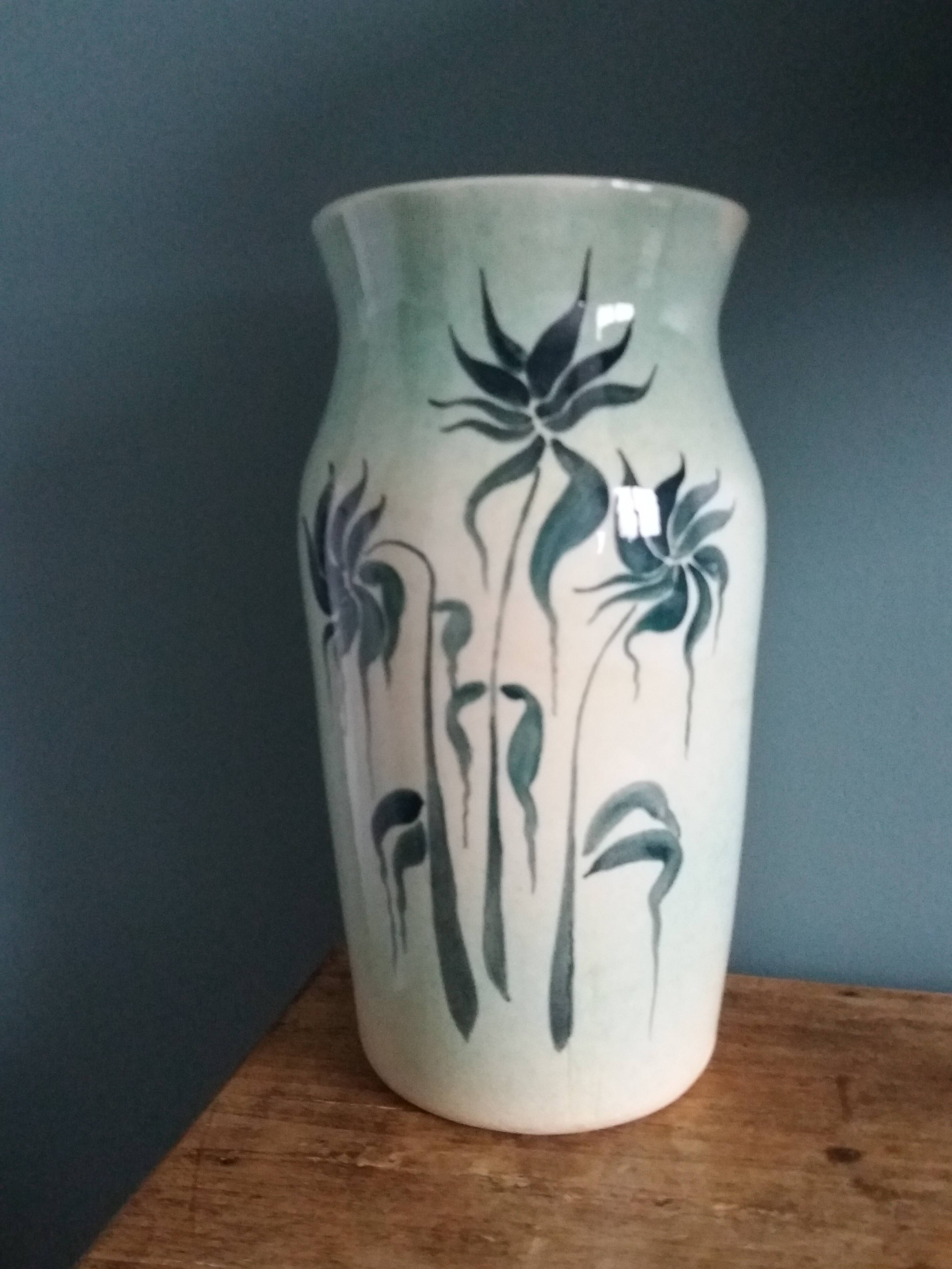 Vase signed Gabet