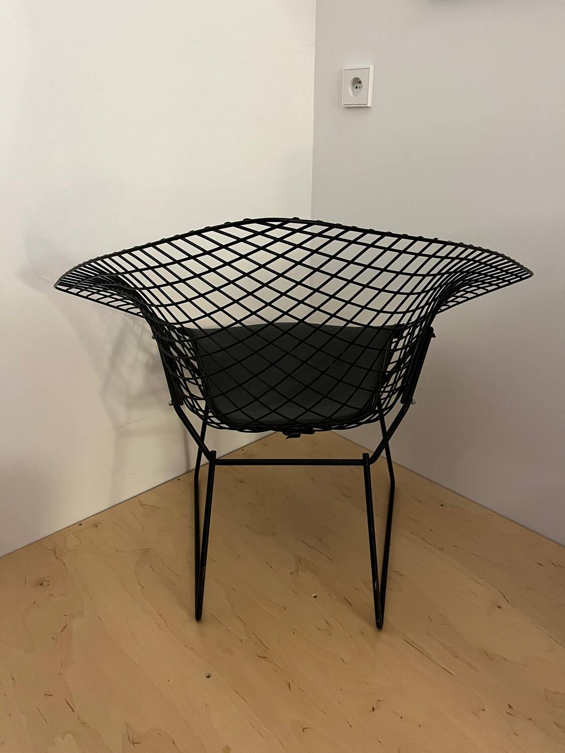 Knoll Bertoia Diamond Armchair