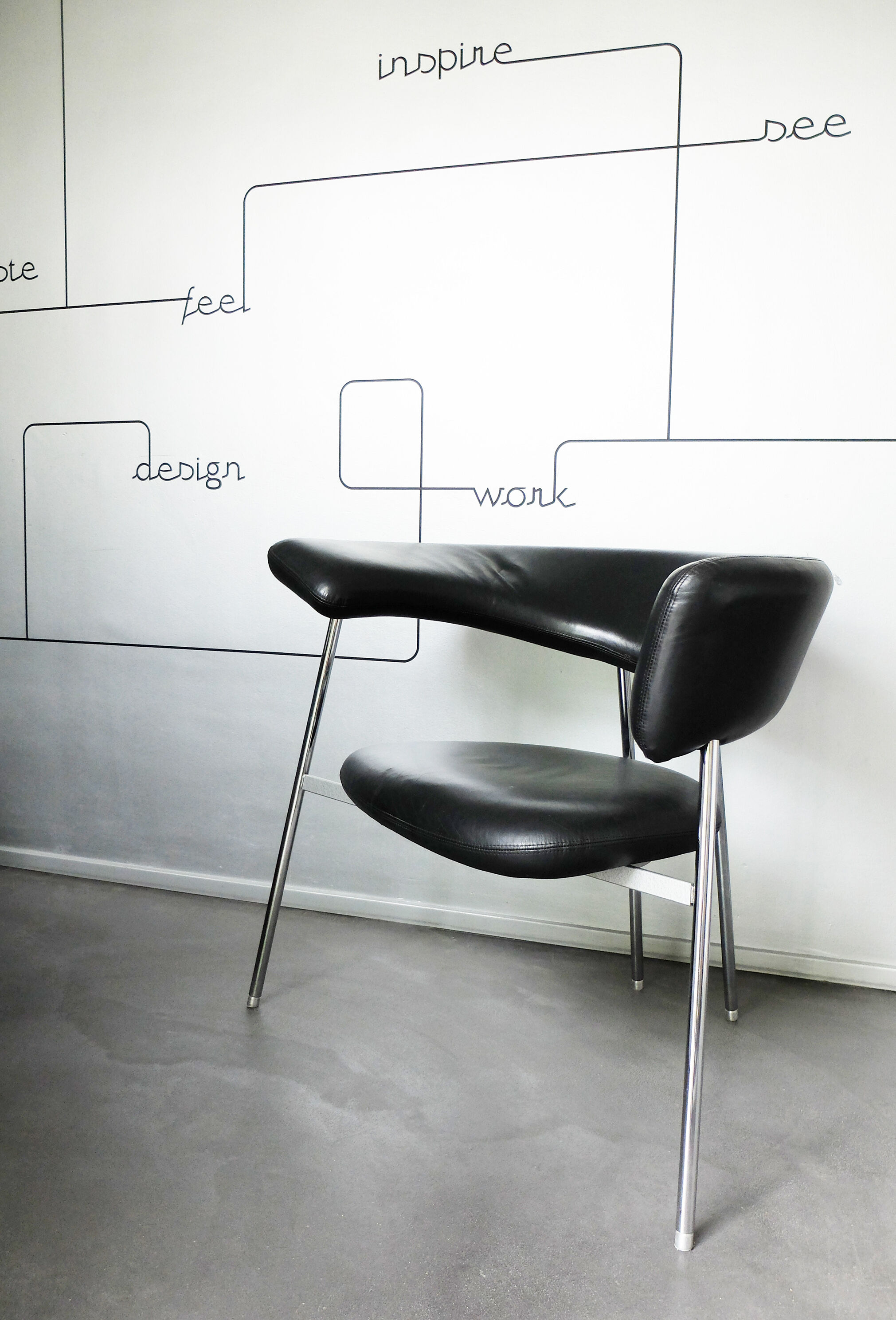 Divi lounge chair by Mark Van Tilburg for Leolux