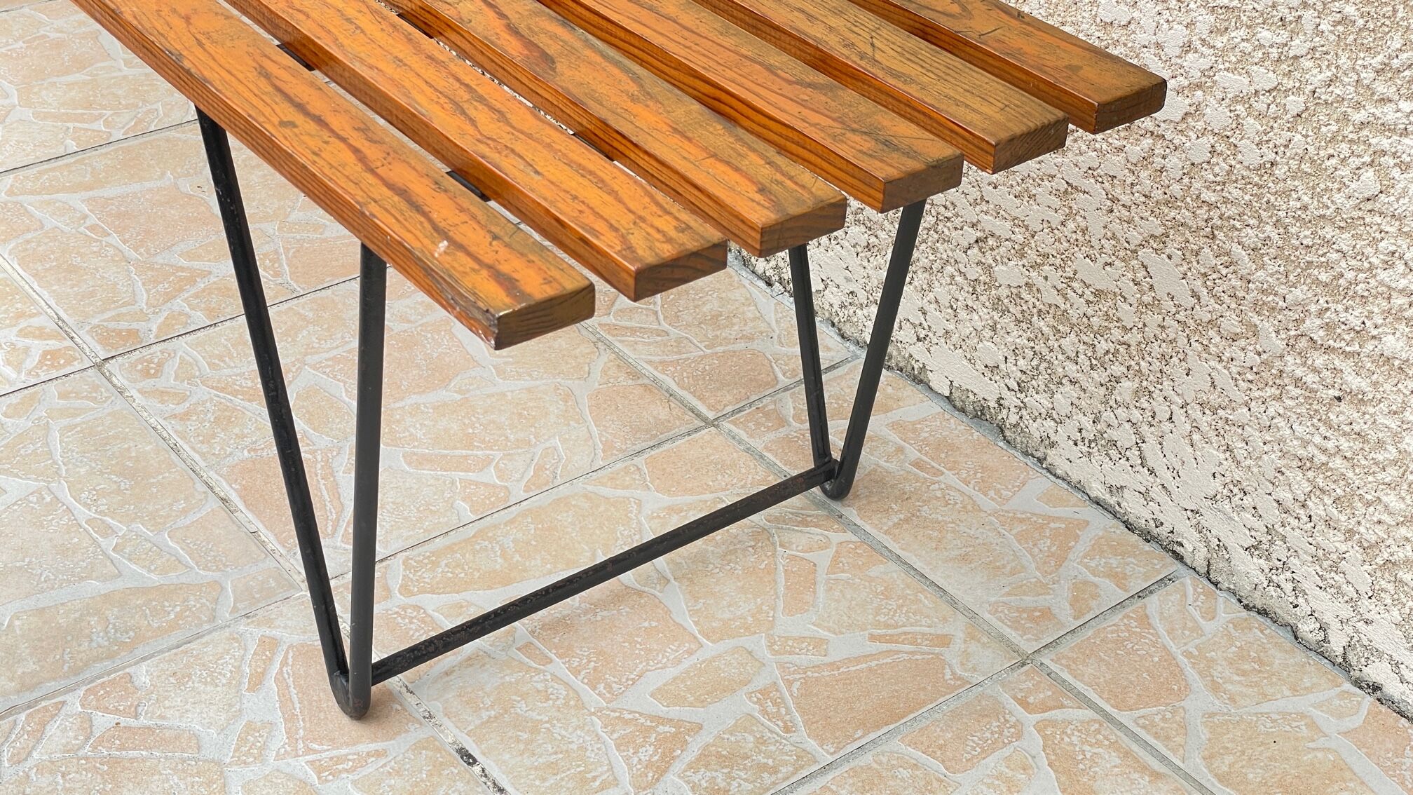 Banc design bois et acier vintage