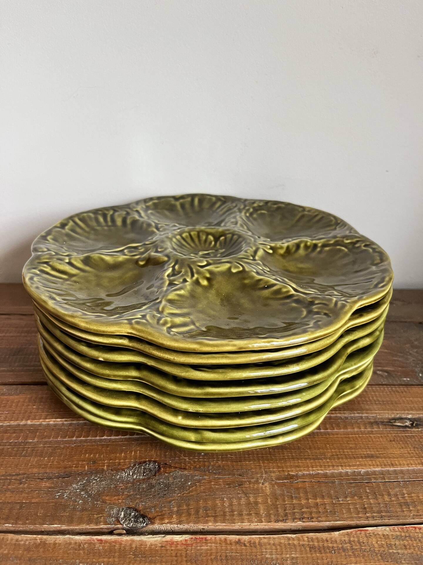 8 assiettes à huîtres Barbotine 