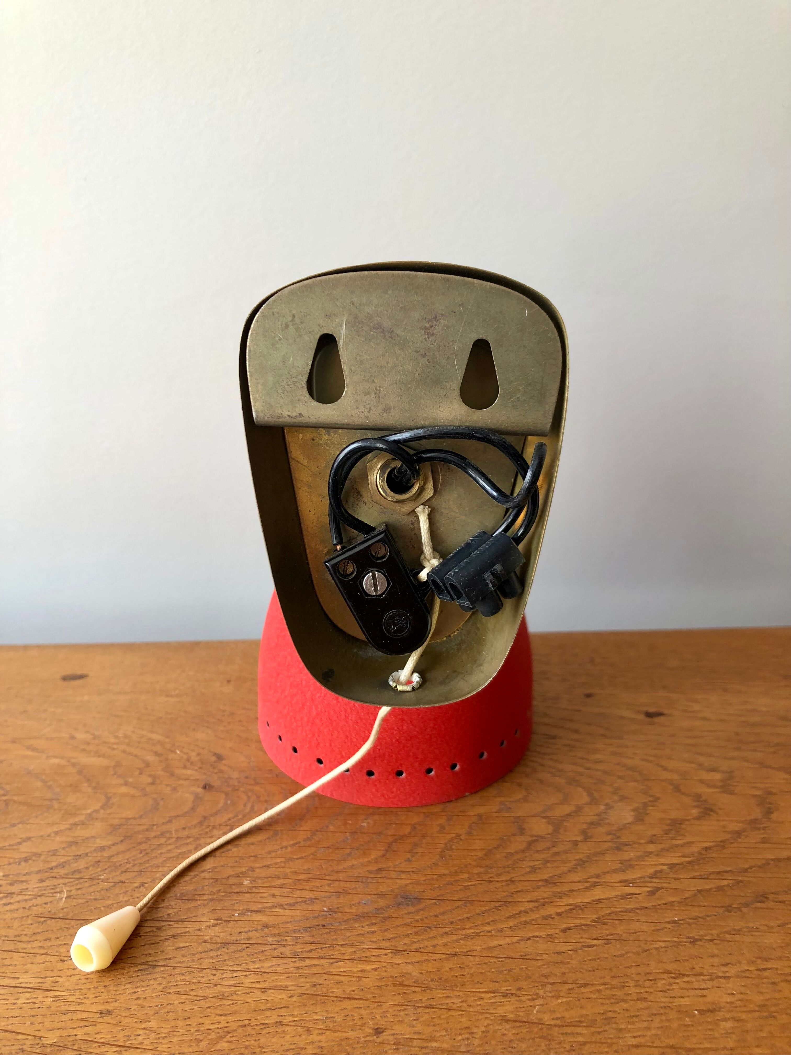 vintage pull-out wall lamp