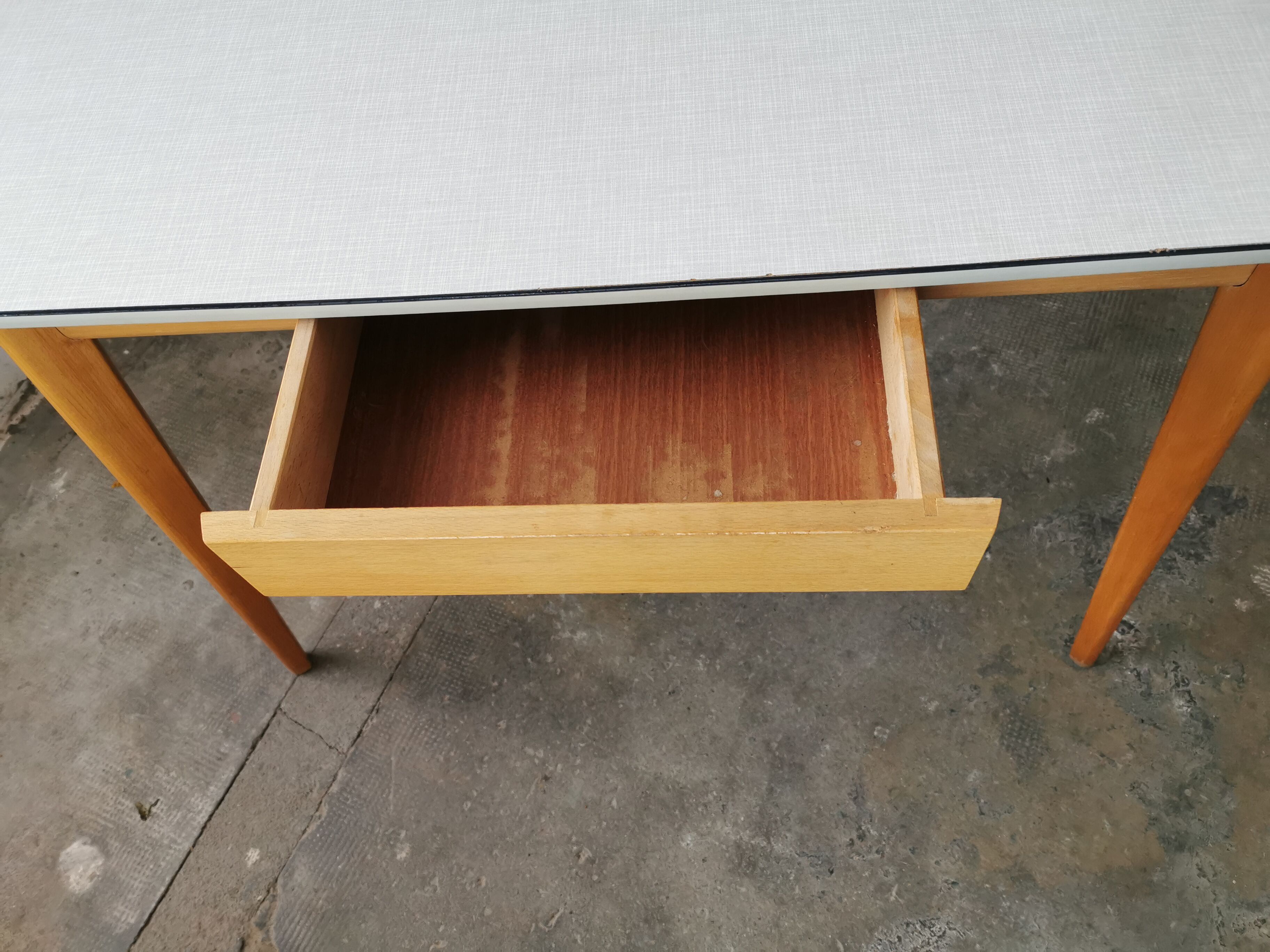 Vintage table in formica and wood, compass leg