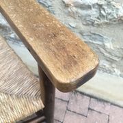 Fauteuil paillé rustique