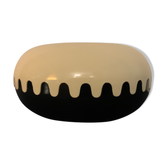 Italian ashtray clam two-tone, design alan fletcher for mebel, 1970