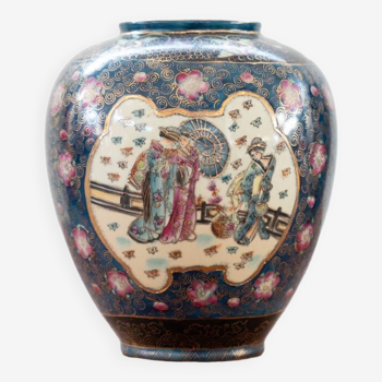 Vases anciens japonais en porcelaine, période Meiji, 19ème siècle, art oriental de la porcelaine, en