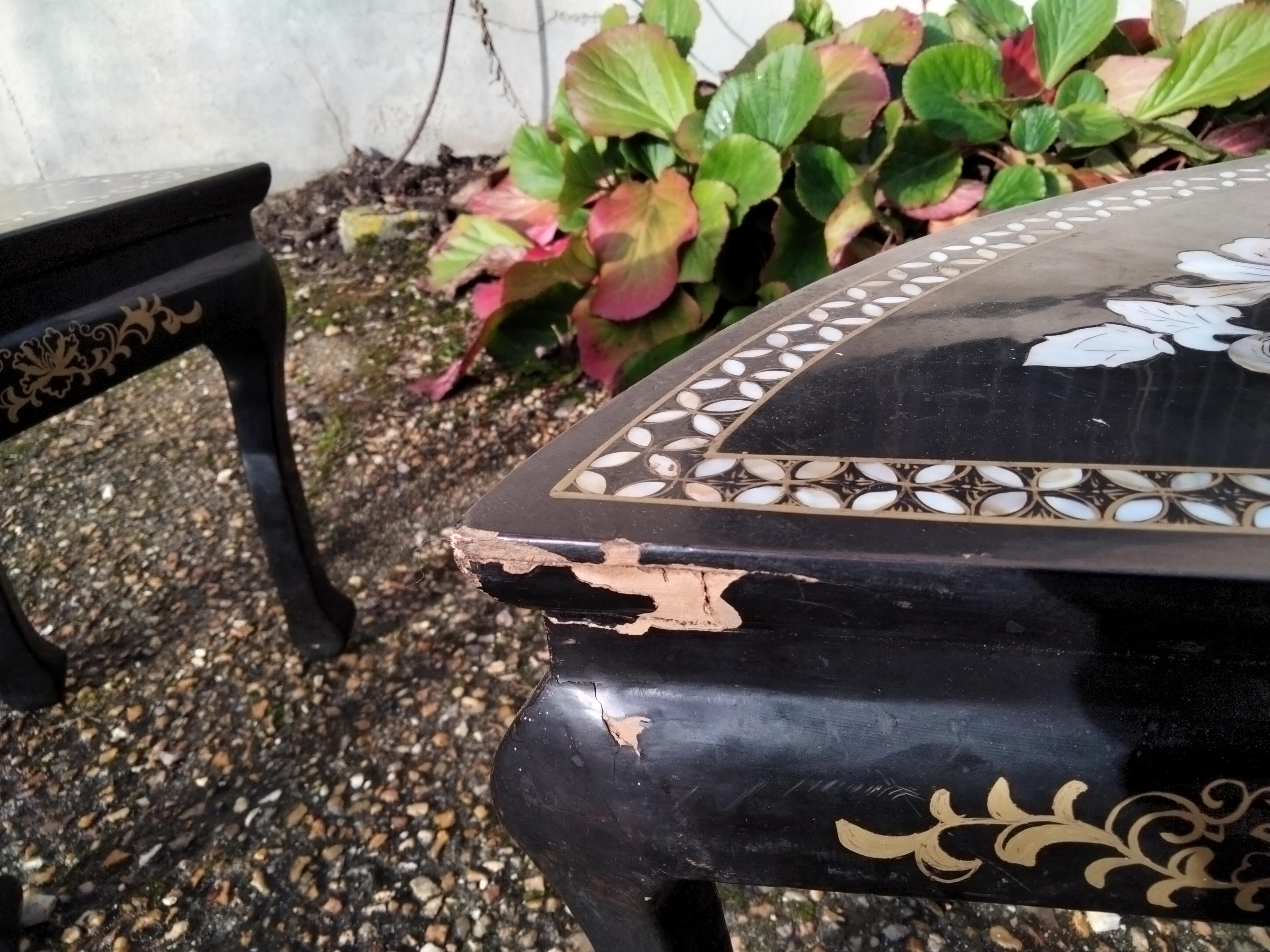 Coffee table Asian décor inlaid with vintage antique mother-of-pearl