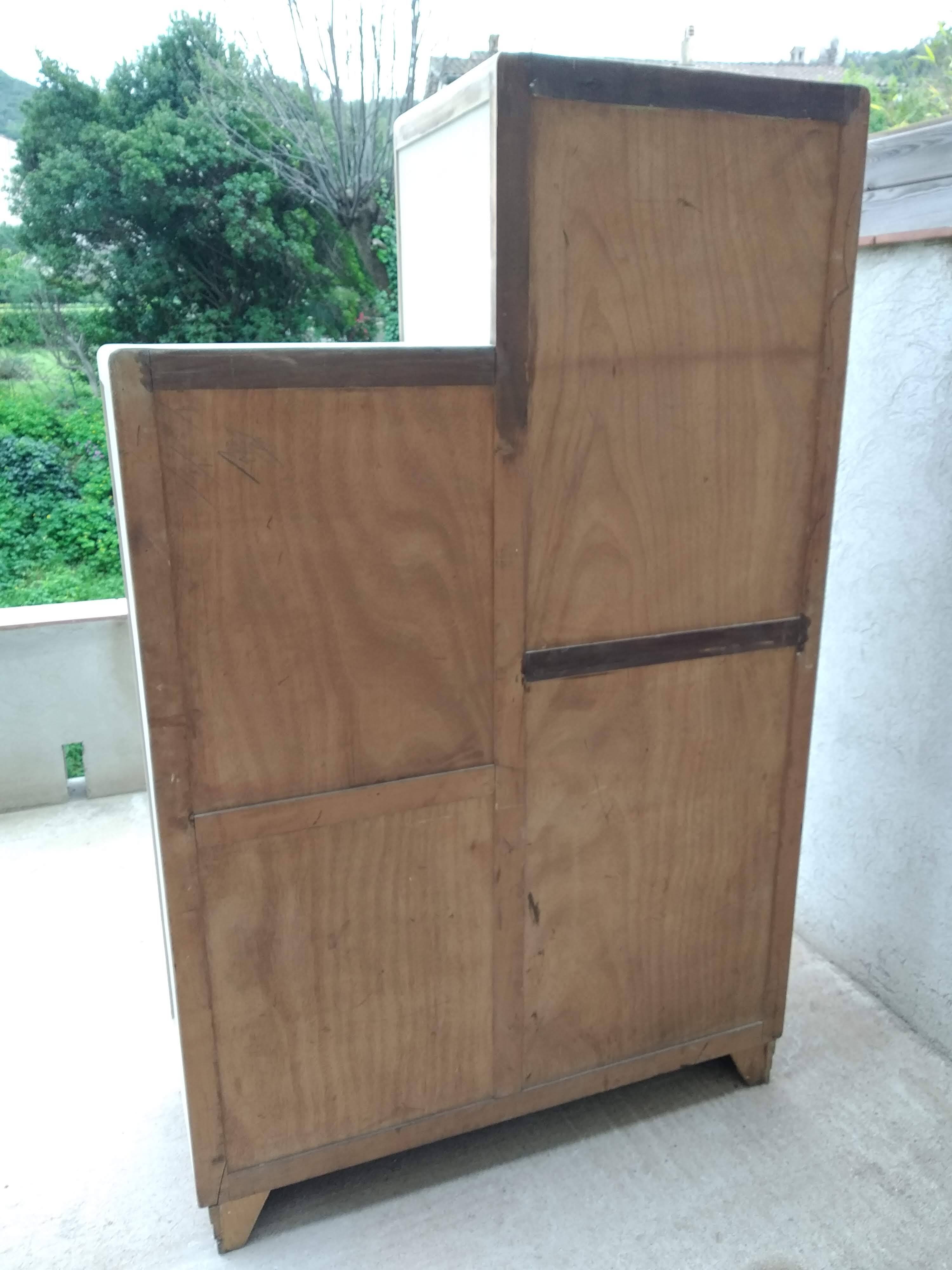 Armoire asymétrique Art déco