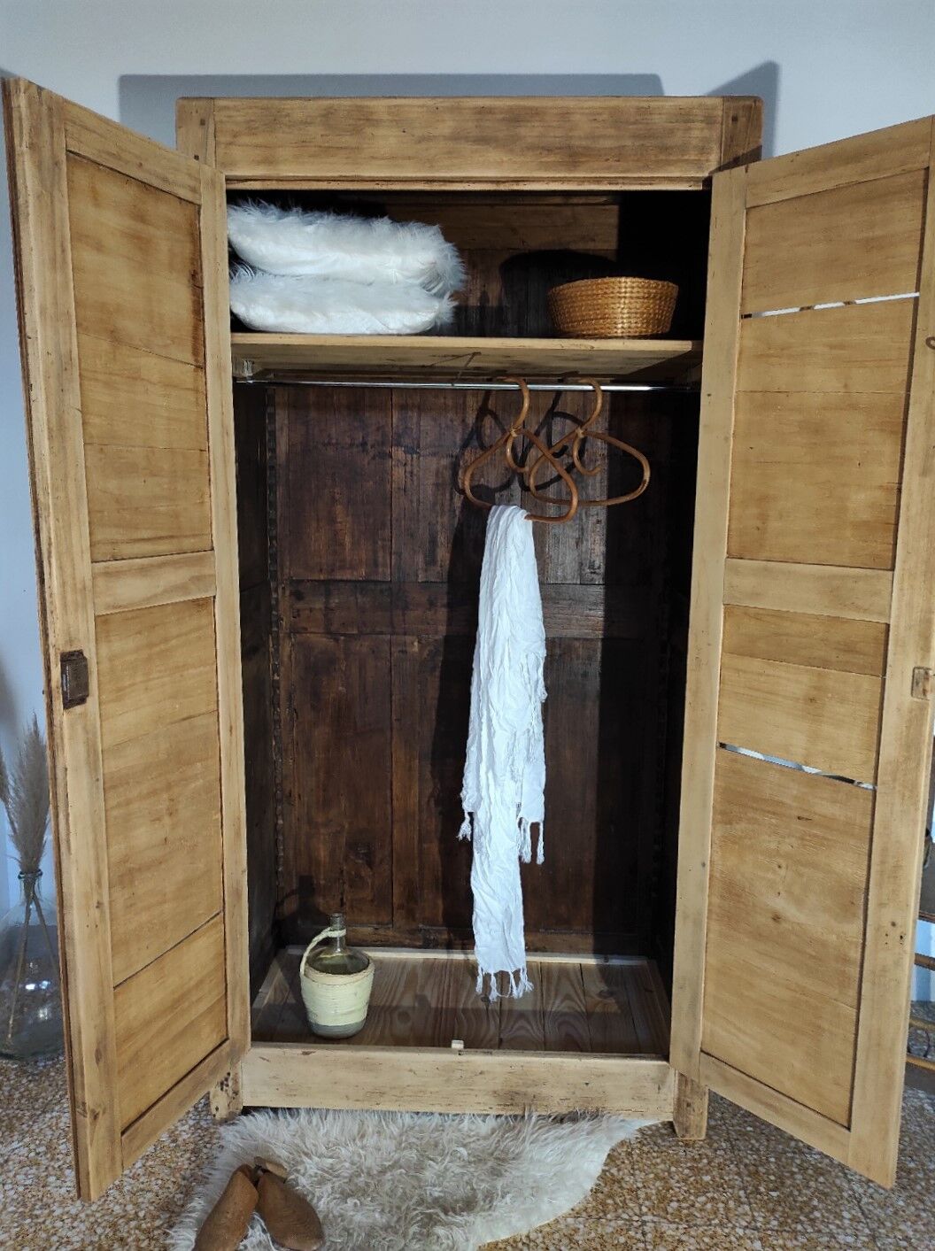 Armoire parisienne