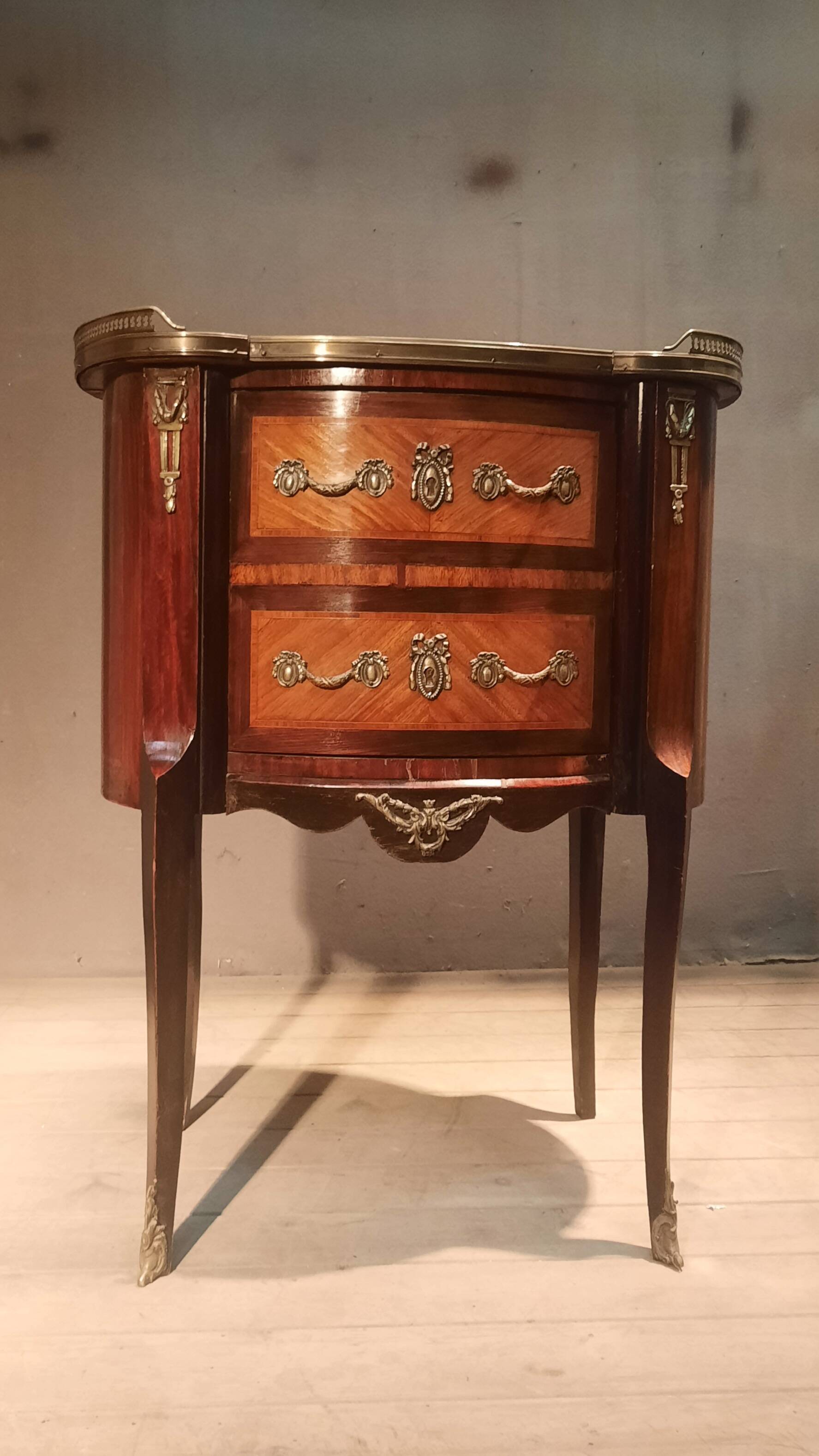 Commode tambour à porte  en plaquage