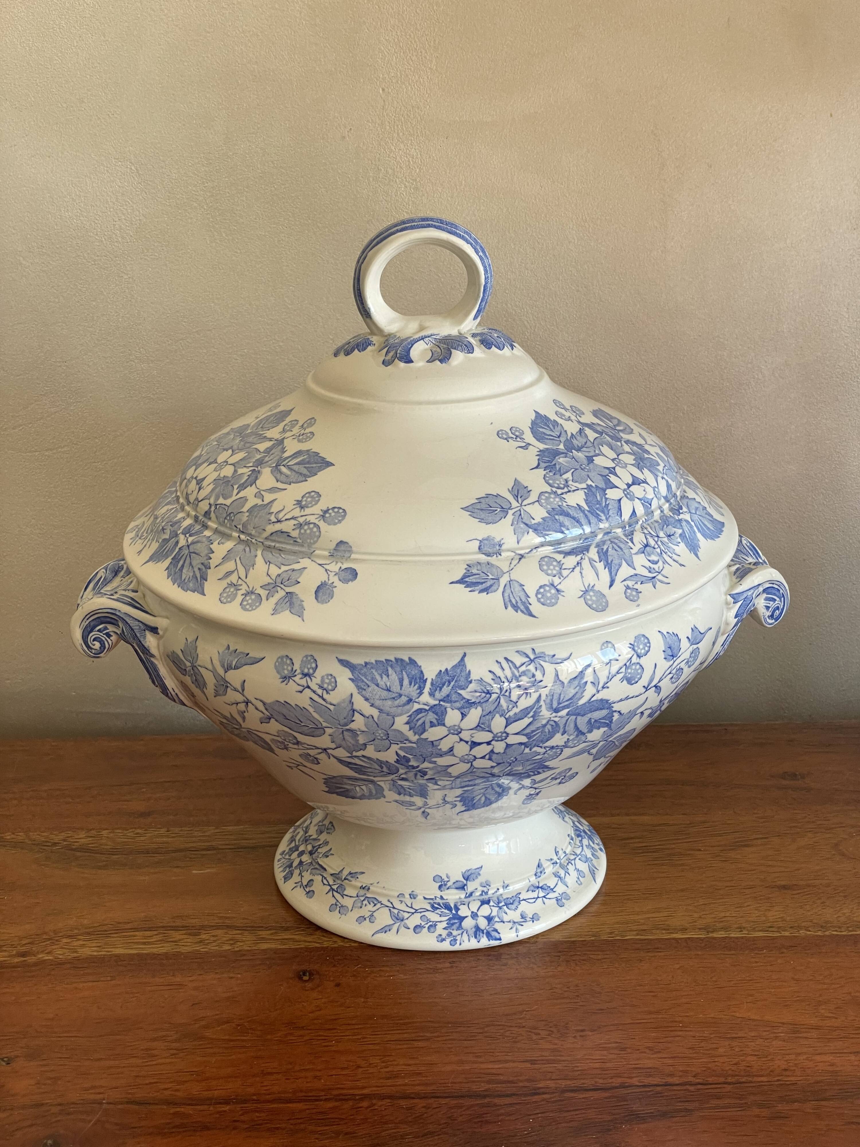 Sarreguemines Rubia soup tureen
