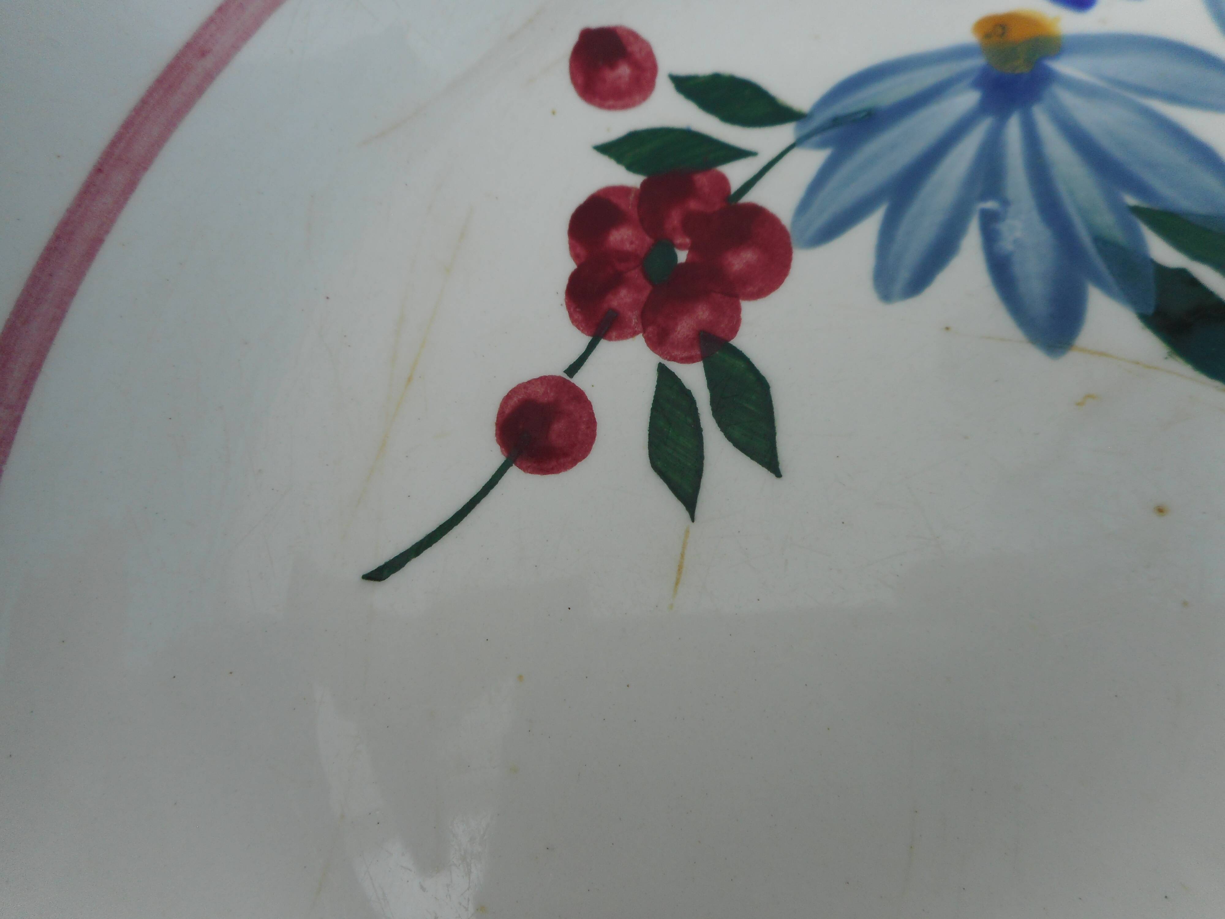 Set of six hollow plates "cap" in earthenware