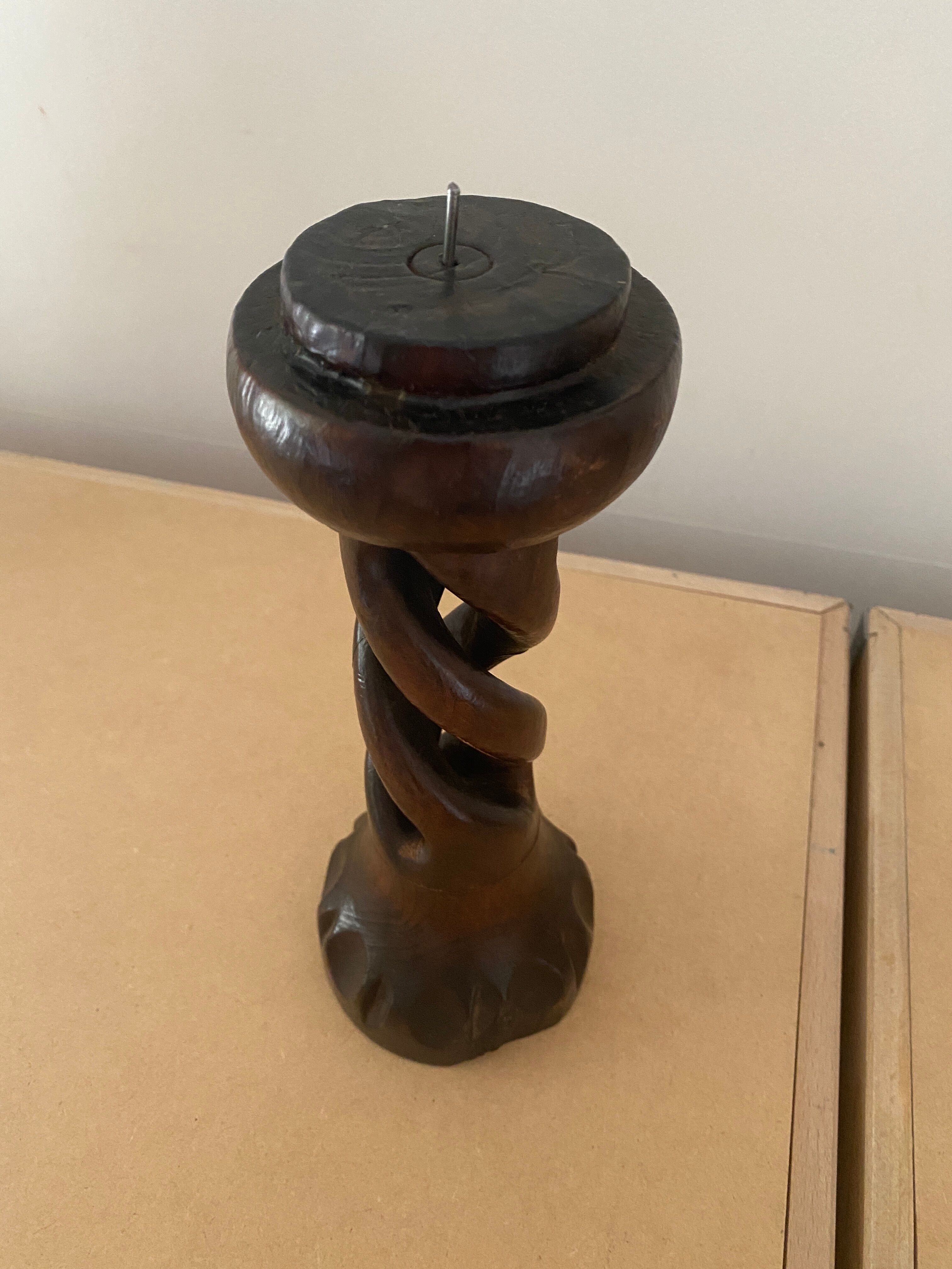Twisted candle holder