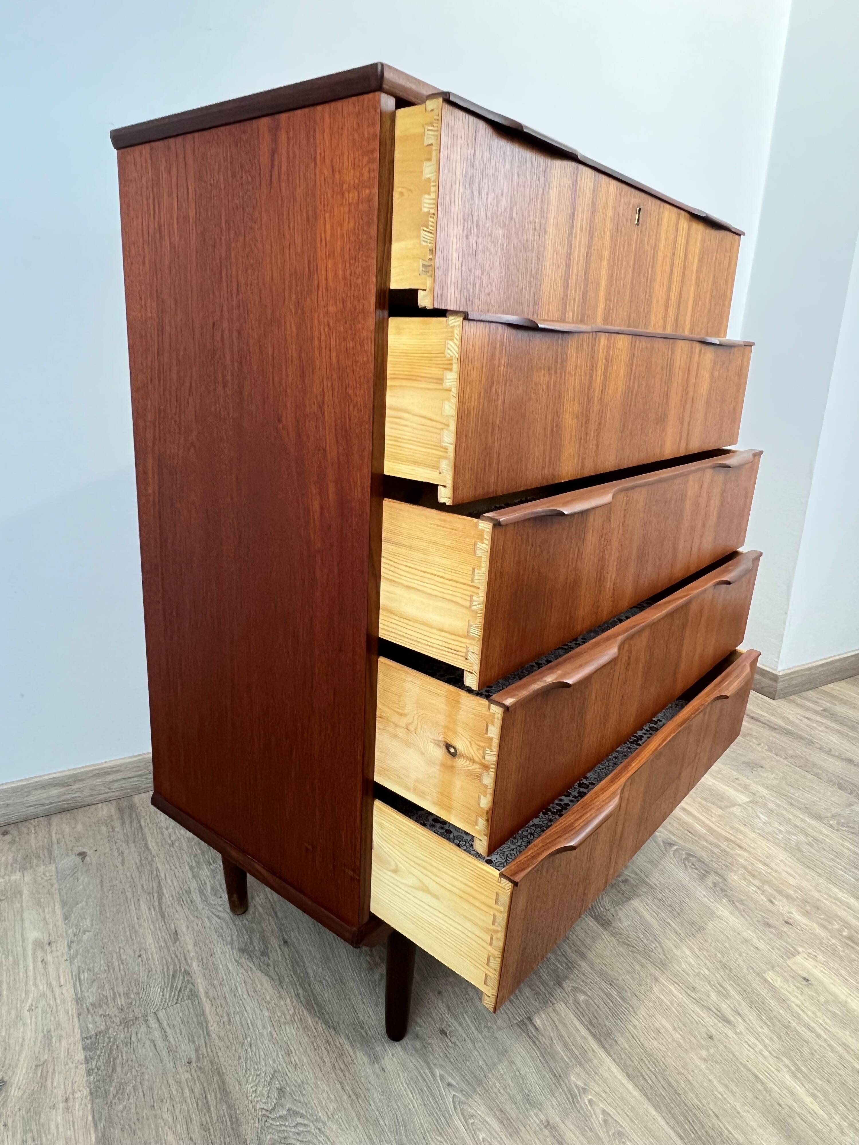 Scandinavian teak chest of drawers (from Denmark)