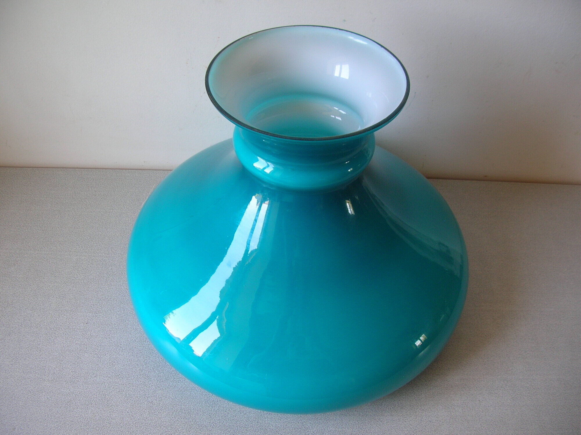 Old lampshade in opaline glass turquoise blue duck38 cm