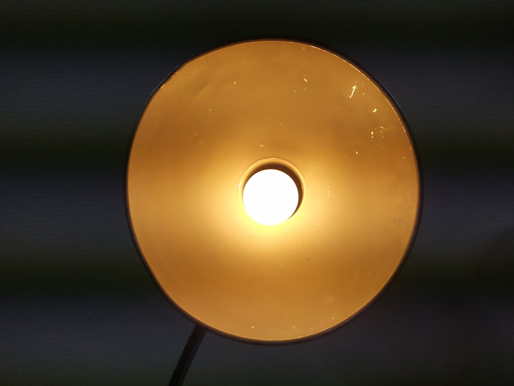 Former green aluminum metal lay desk lamp - year 60 - 70 - works