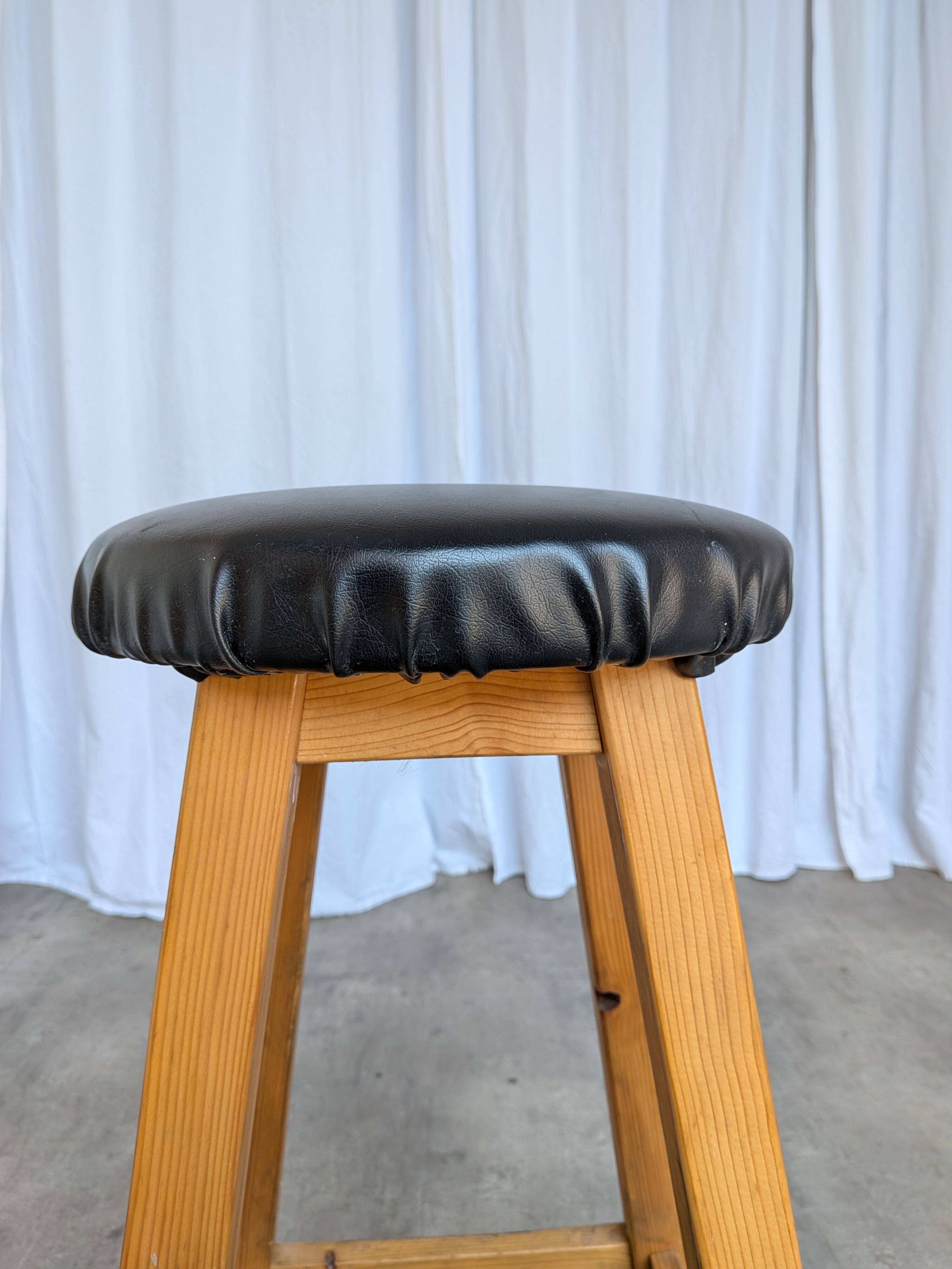 Vintage Wooden Bar Stool: Black Leather Seat, Mid-Century Bistro Style